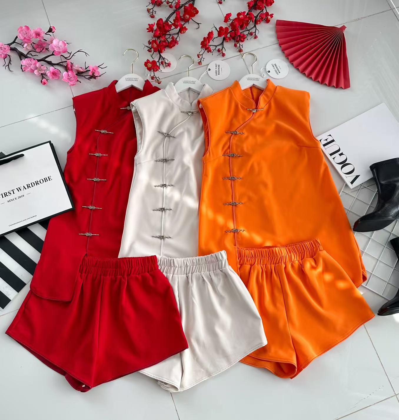 【SS3481】【LFW独家小圆饼】高品质两件式减龄洋气时尚新中式国风西装旗袍套装 排盘扣无袖旗袍连衣裙➕松紧腰弹力高腰百搭短裤，有口袋 ❤️❤️