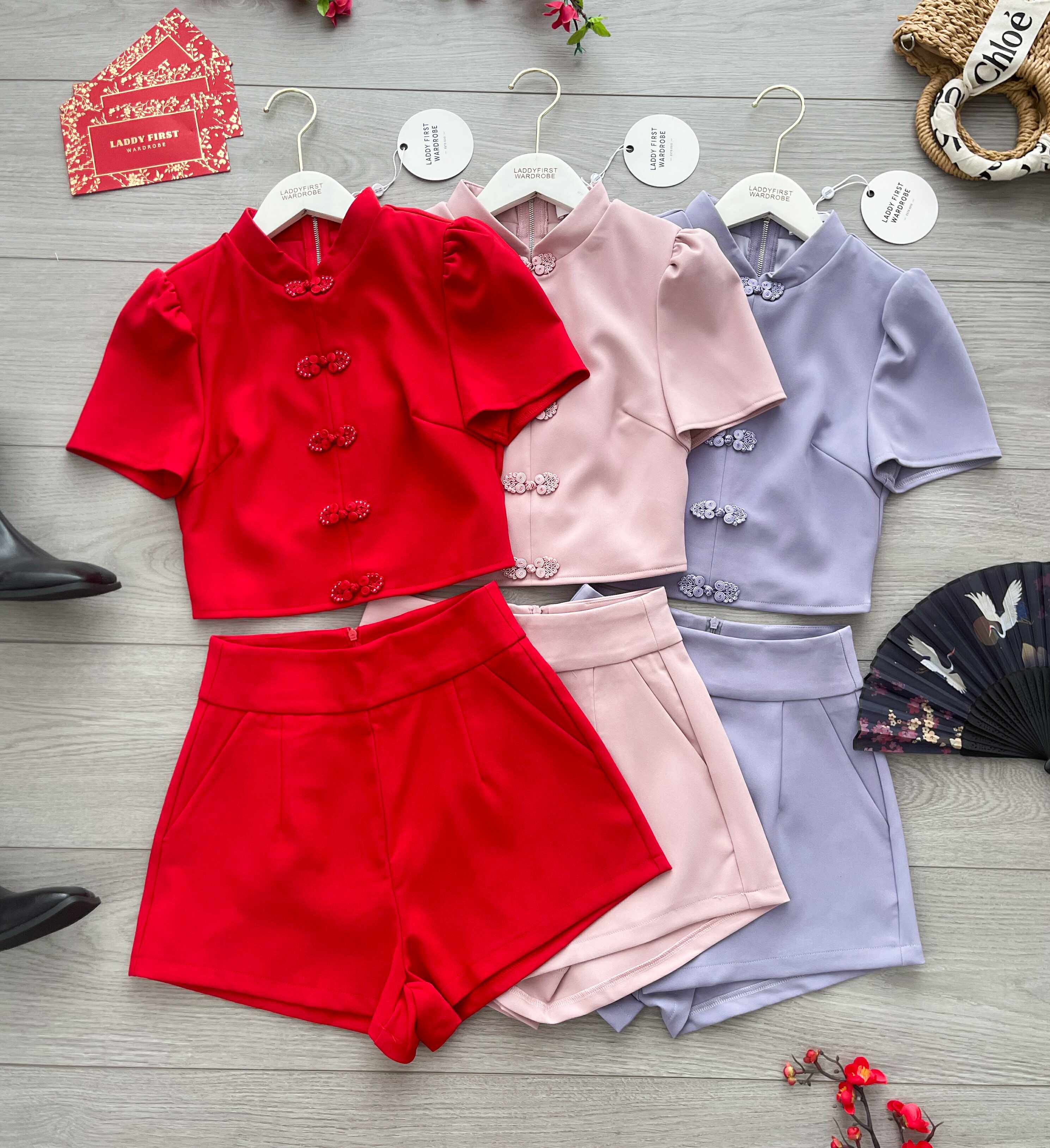 【SS3504】【LFW独家小圆饼】高品质两件式简约时尚西装四面弹唐装旗袍套装 立领盘扣短袖旗袍上衣➕西装高腰百搭短裤，有口袋 ❤️❤️