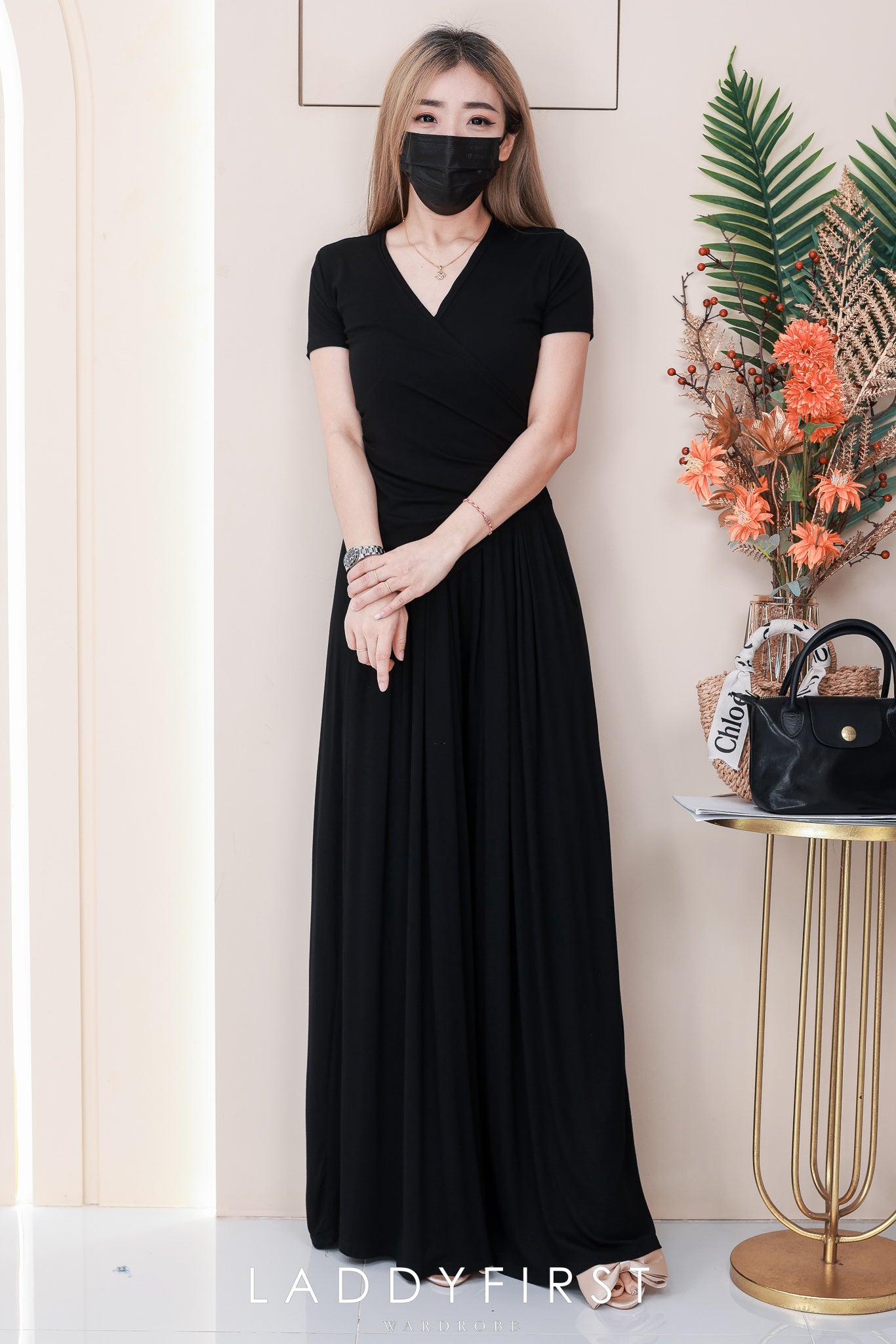 【SS7731】高品质韩系高级感时尚套装 #纯棉弹力 V领短袖不规则百搭上衣➕阔脚高腰百搭长裤，有口袋 ❤️❤️