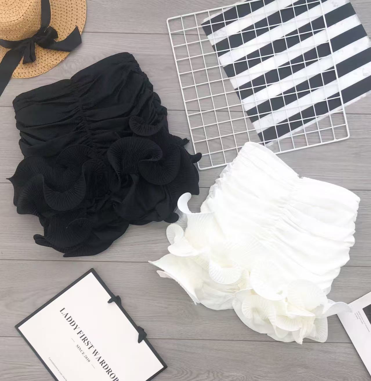 【S2384】【补厂家现货⚡️⚡️】高品质法式名媛风立体花瓣木耳边皱褶修身显腰高腰裙子，内层有里布短裤 ❤️❤️