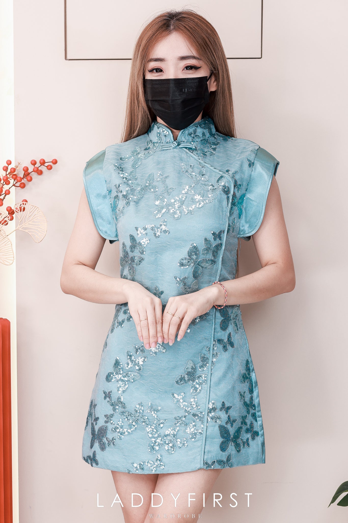 【D81565 / 62557】高品质贵气精美亮片蝴蝶结设计缎面旗袍连身裙子 ❤❤