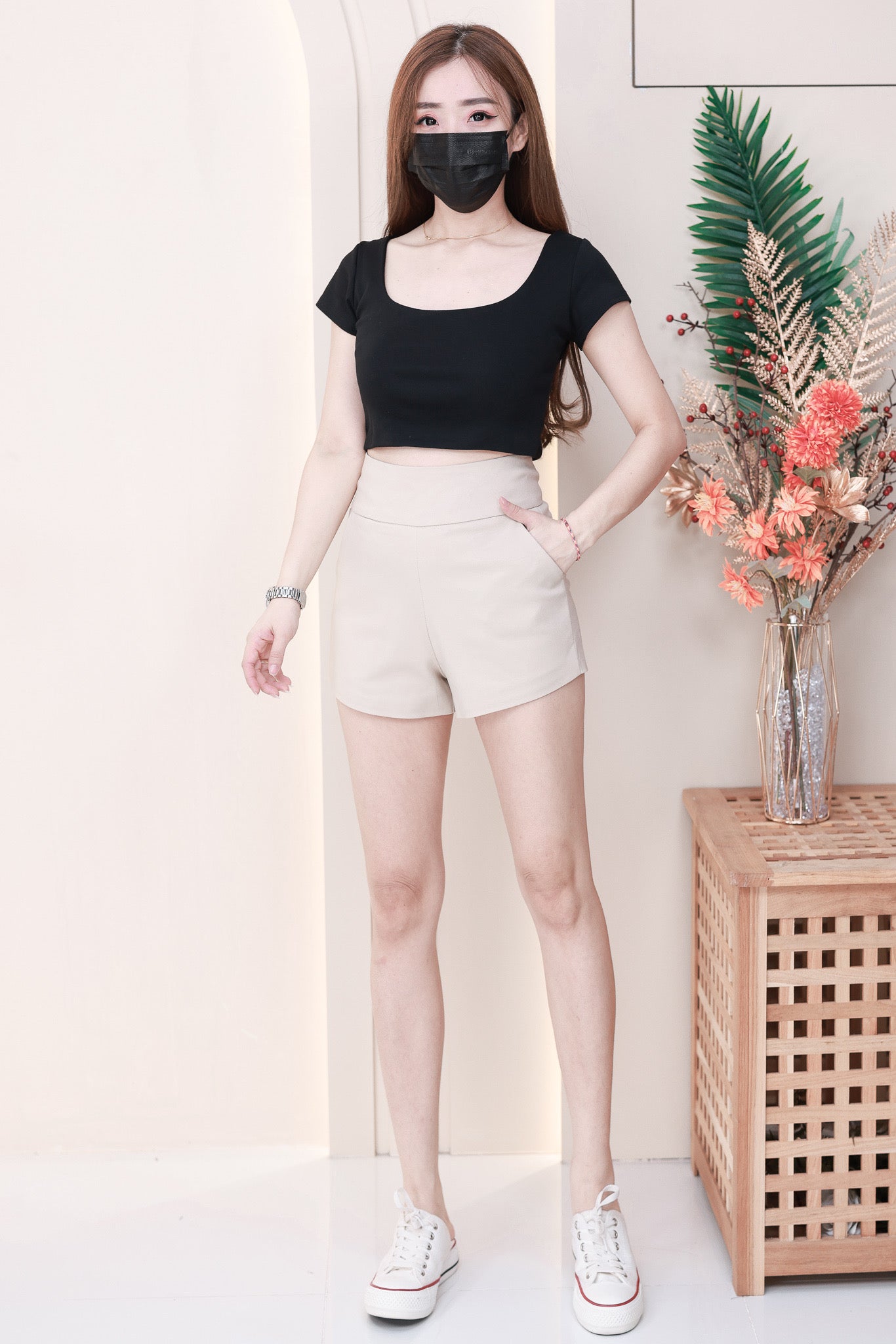 【S6644】【网站福利款✨】独家爆款【万能妹妹】高品质万能西装高腰休闲简约百搭短裤，后中隐形拉链，有口袋，内层加里布 #百搭必备 🔥🔥 【D-R1-C1】