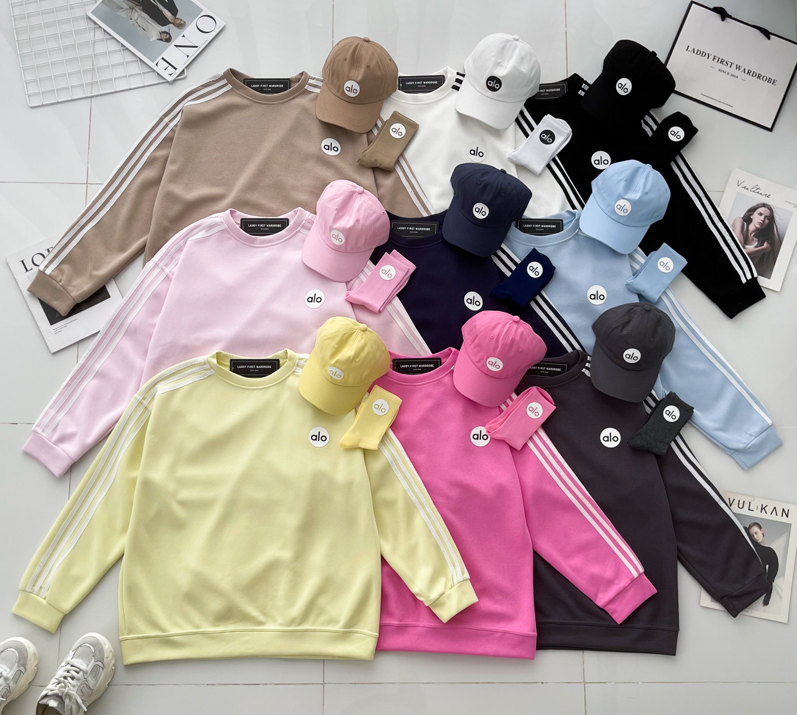 【O80111-1】⚡补货预订款⚡高品质三件套男女同款厚实卫衣棉Oversized 潮流时尚长袖上衣 ❤️❤️ 上衣👕➕帽子🧢➕袜子🧦