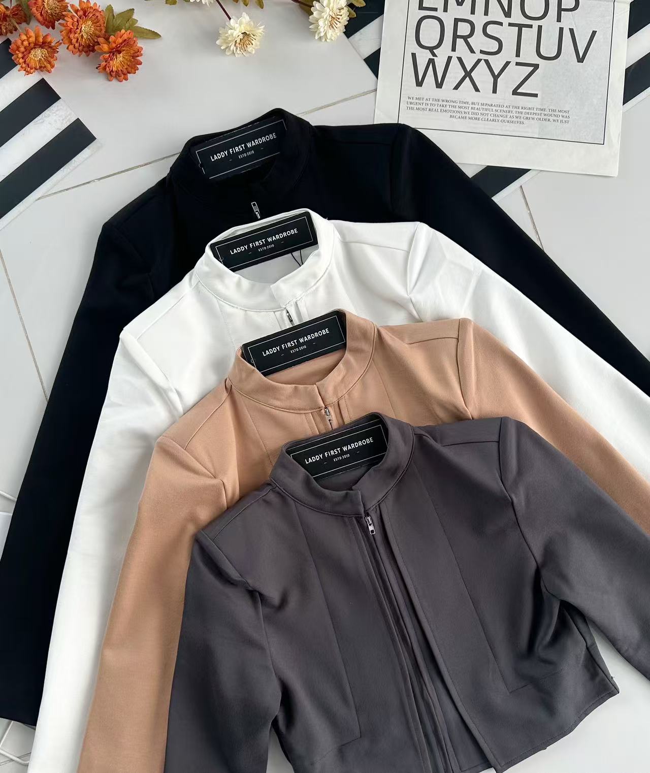【T12773】高品质气质罗马短版长袖上衣/外套，有肩垫 ❤❤