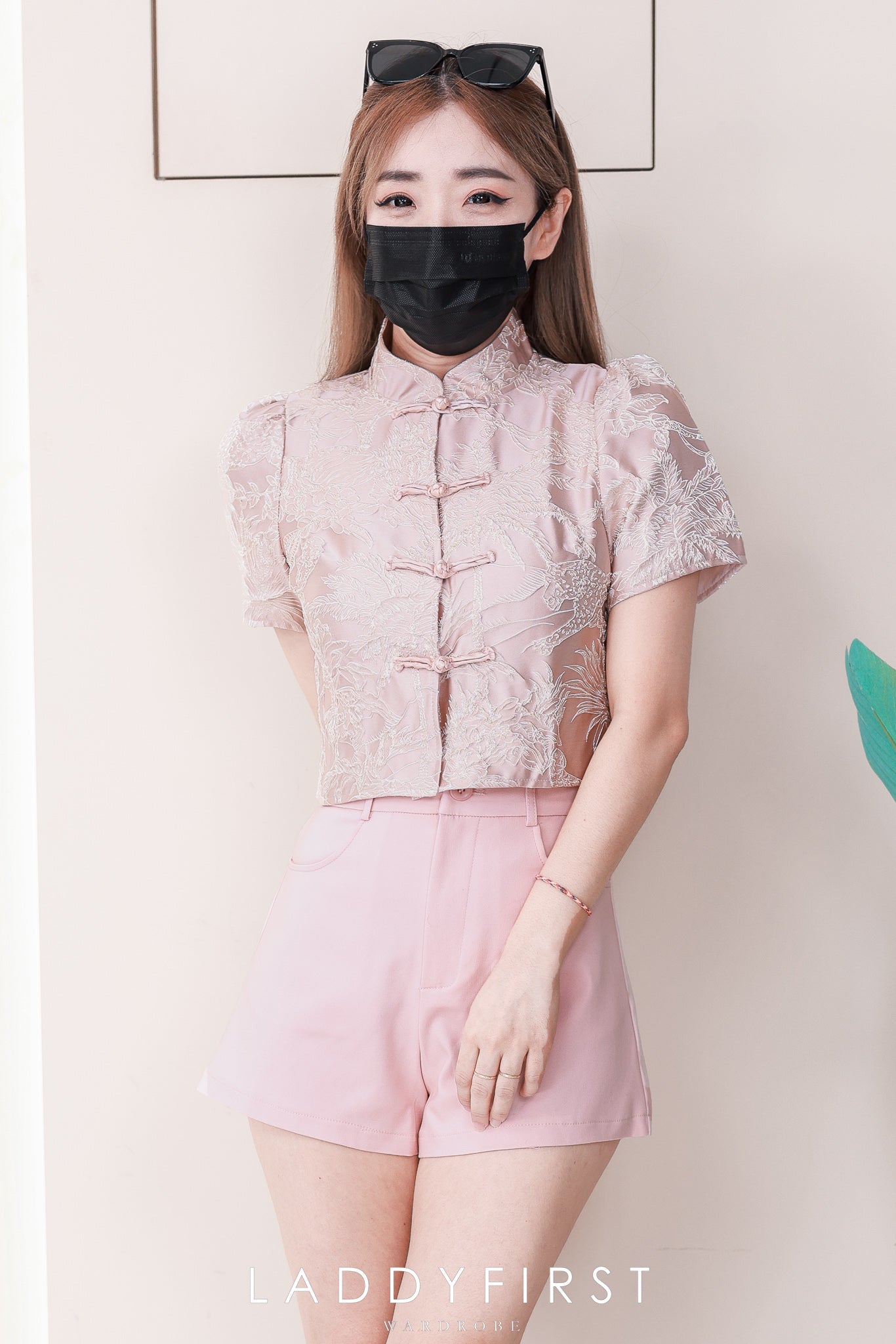 【SS3471】【LFW独家小圆饼】高品质两件式高端气质时尚提花旗袍套装 立领短袖盘扣提花旗袍上衣➕西装高腰百搭短裤，有口袋 ❤️❤️