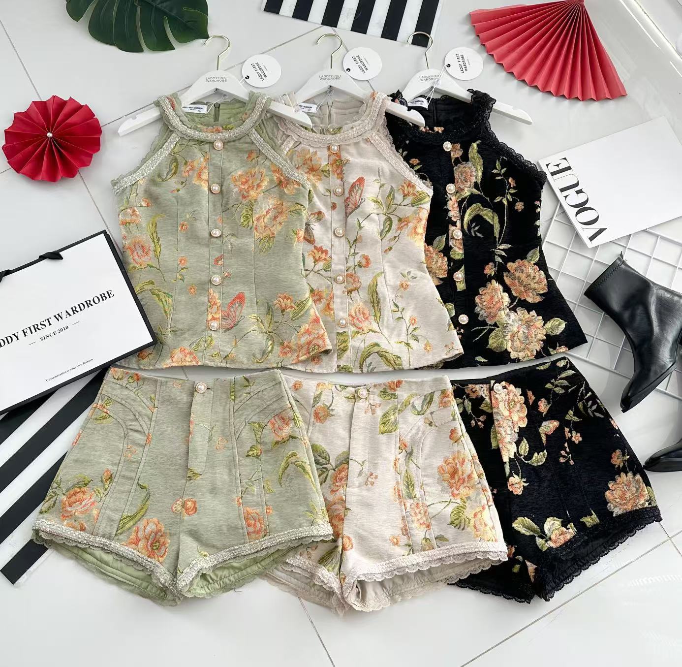 【SS3494】🧧 宠粉福利回馈 🧧 【LFW独家小圆饼】高品质两件式雪尼尔棉质CUT IN提花套装 无袖CUT IN收腰设计上衣➕高腰短裤，有口袋 ❤️❤️