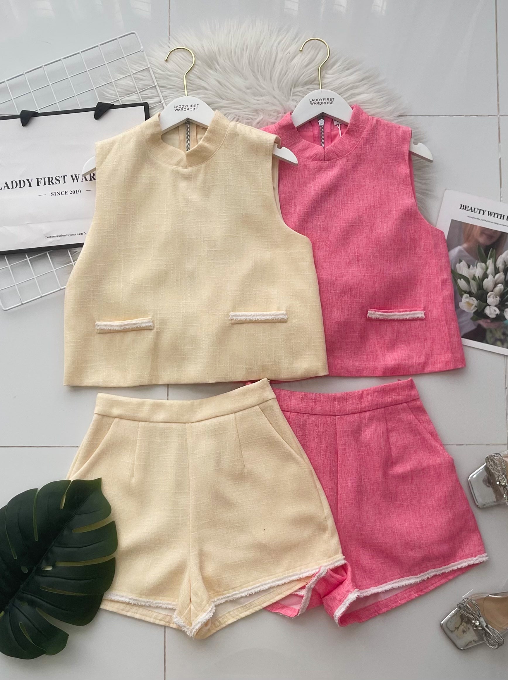 【SS21788 / 19759】高品质两件式小香风简约时尚套装 宽松无袖小香风上衣 ➕小香风高腰短裤，有口袋 ❤️❤️