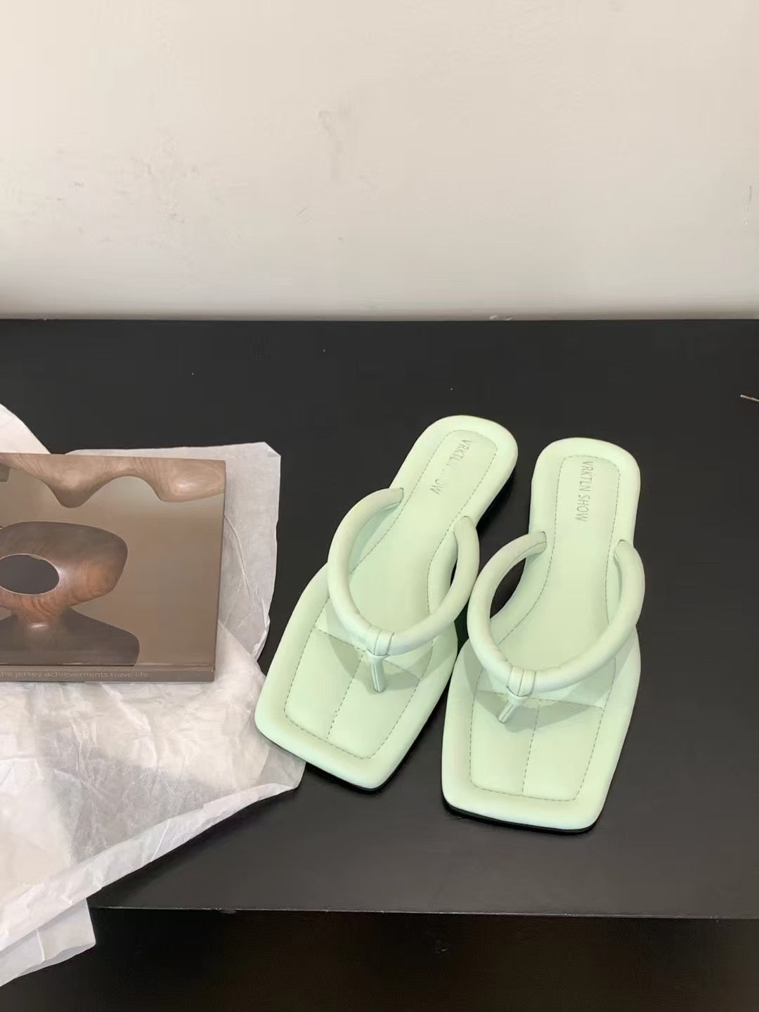 【DG2856-1】🔅精选预购款🔅 高级感简约百搭设计沙滩人字拖 ❤️