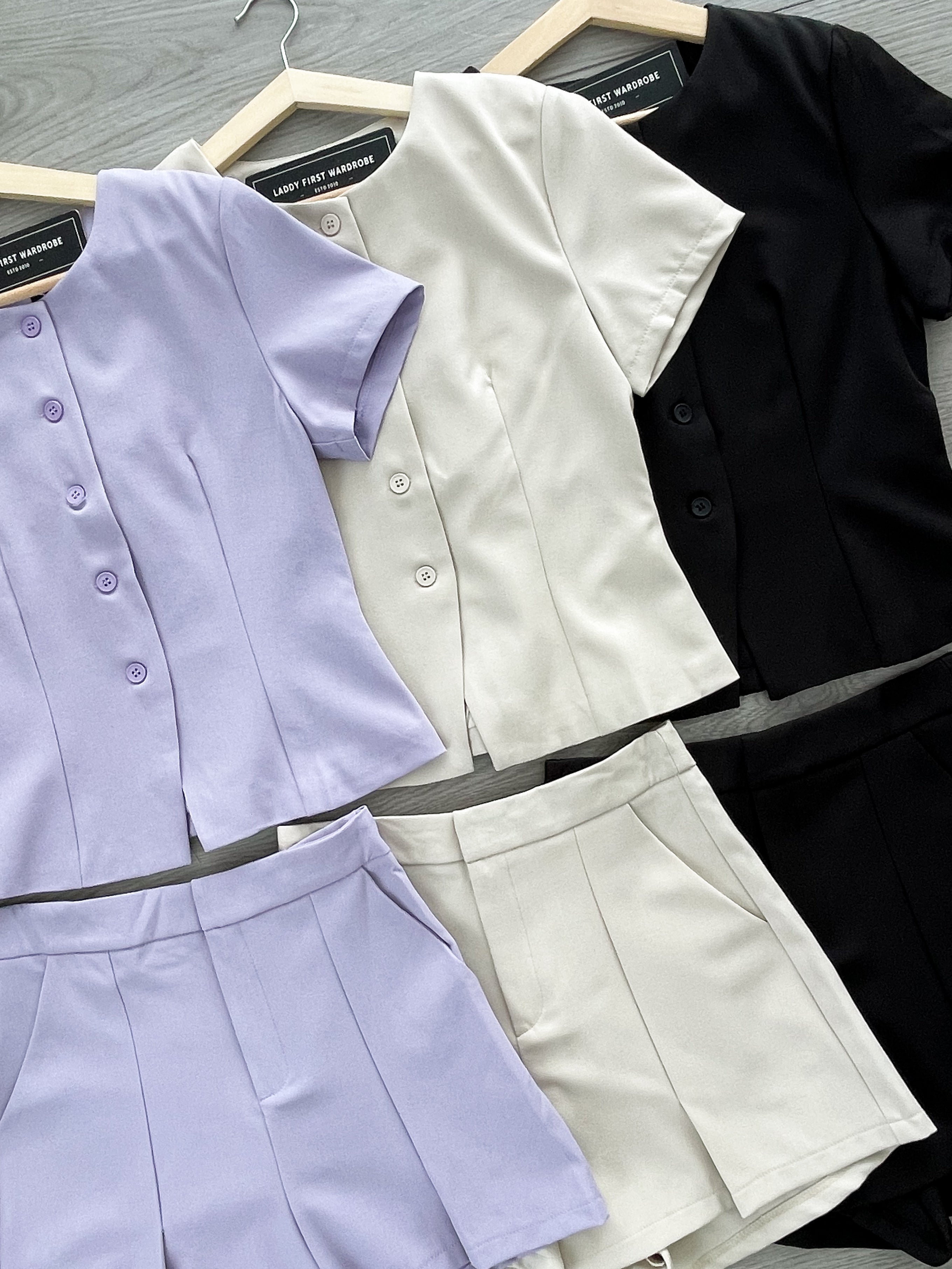 【SS21699 / 16861】【补厂家现货⚡⚡】高品质两件式法式简约大气西装套装 西装短袖上衣➕西装高腰百搭短裤，有口袋 ❤️❤️