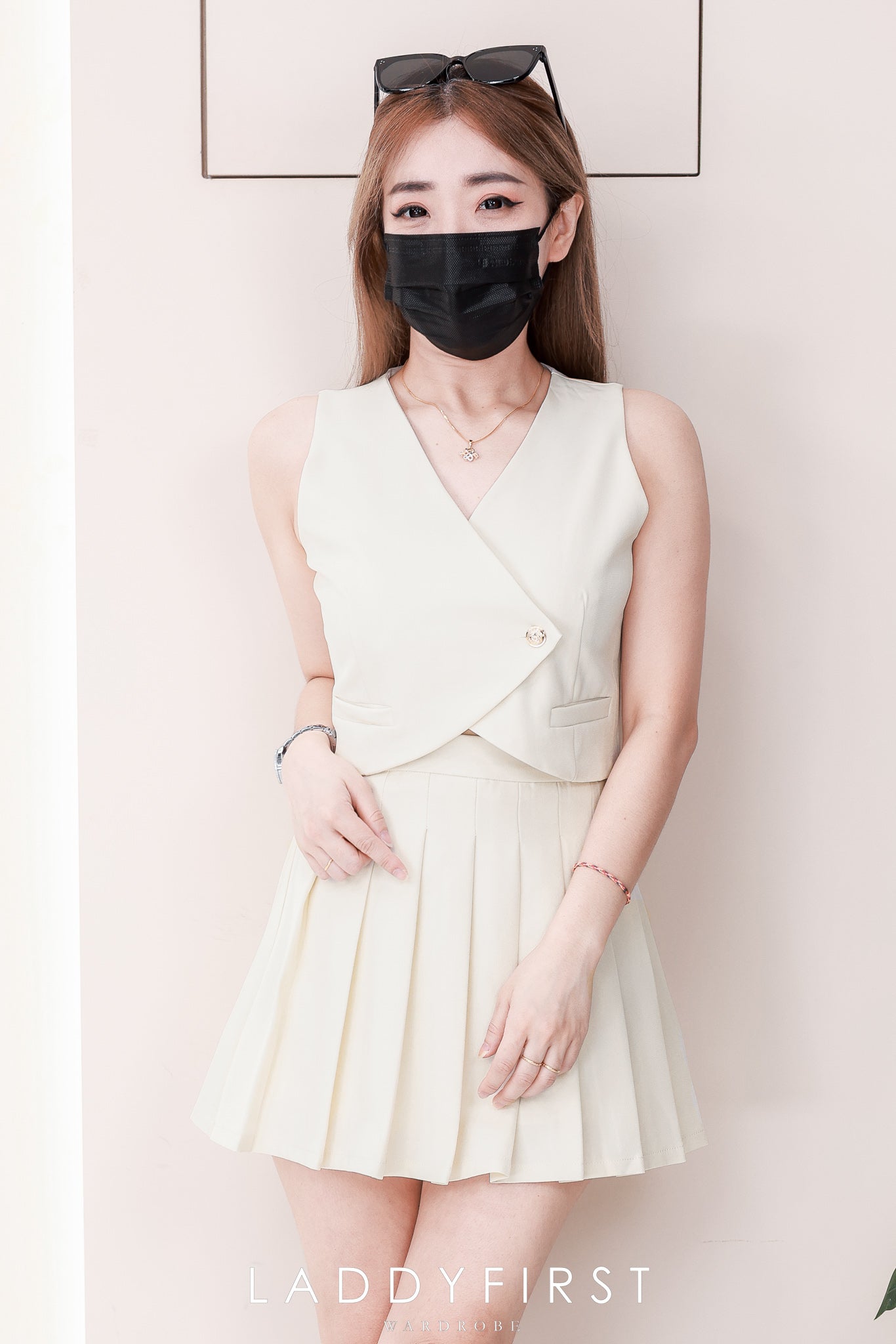 【SS21719 / 16737】【补厂家现货⚡⚡】高品质两件式韩系气质西装马甲式套装 马甲式西装上衣➕西装百褶高腰裙子，内层有里布短裤❤️❤️