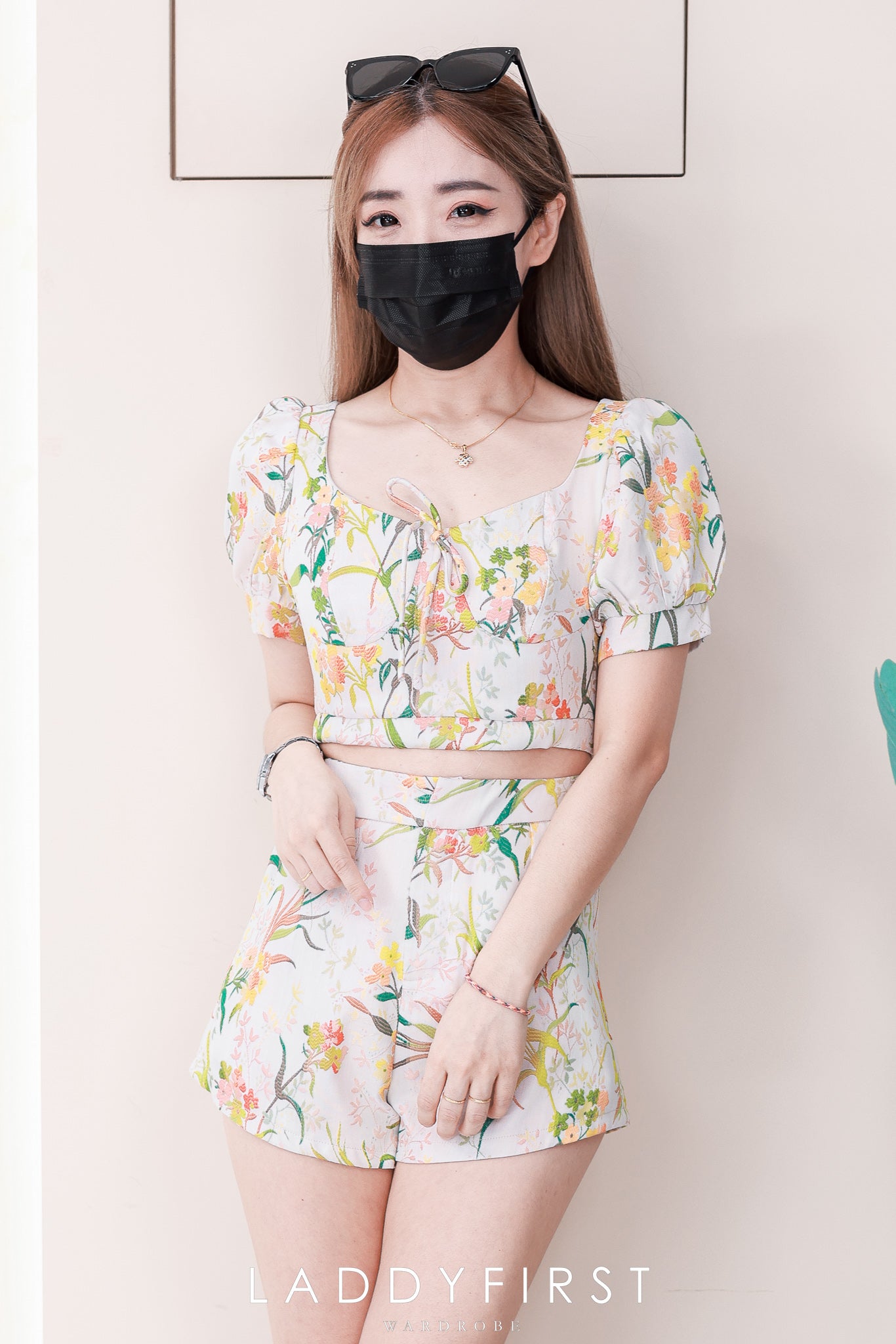 【SS3479】巨推款 !【LFW独家小圆饼】高品质碎花提花时尚旗袍套装 砖石领口短袖提花上衣➕提花高腰百搭短裤，有口袋 ❤️❤️