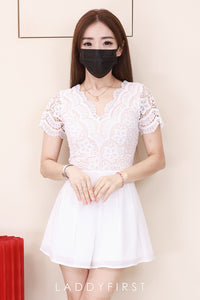 【D8229621】【LFW独家小圆饼】高品质V领水溶蕾丝拼接雪纺连身短裤，内层有里布短裤 ❤️❤️ 【C-R1-C4】