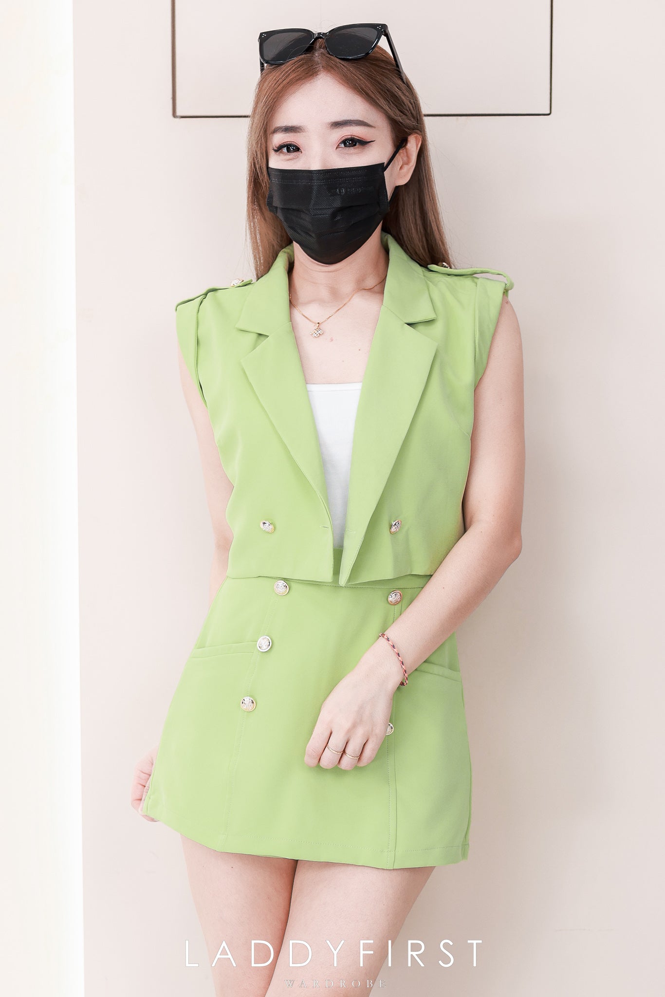 【SS16578】高品质两件式韩系气质时尚西装套装 V翻领西装上衣➕前裙后裤西装高腰百搭裤裙，有口袋 ❤️❤️