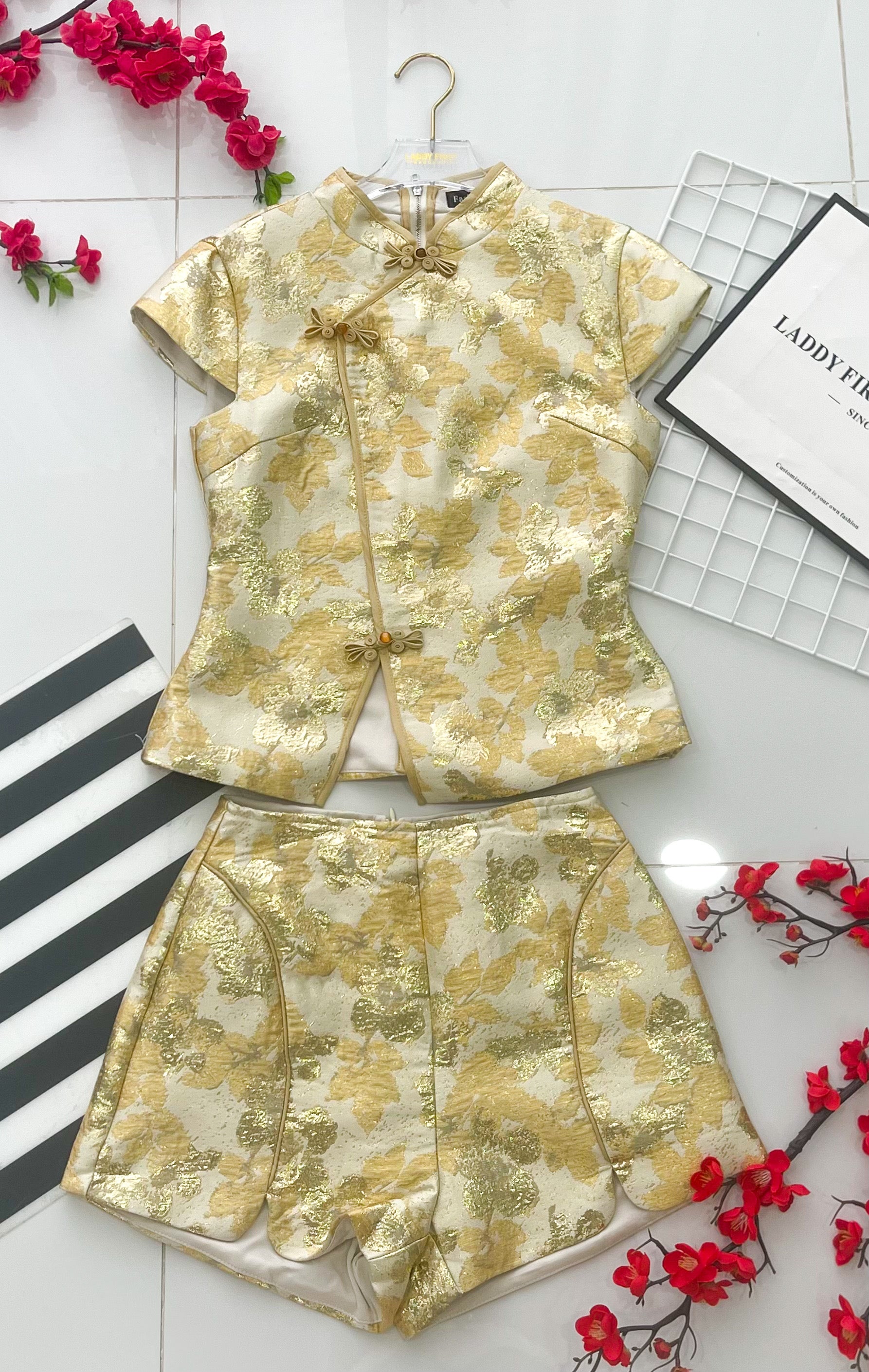 【SS55350】高品质两件式高端气质浮雕提花旗袍套装 提花旗袍上衣➕提花高腰短裤 ❤️❤️【A-R2-C1】