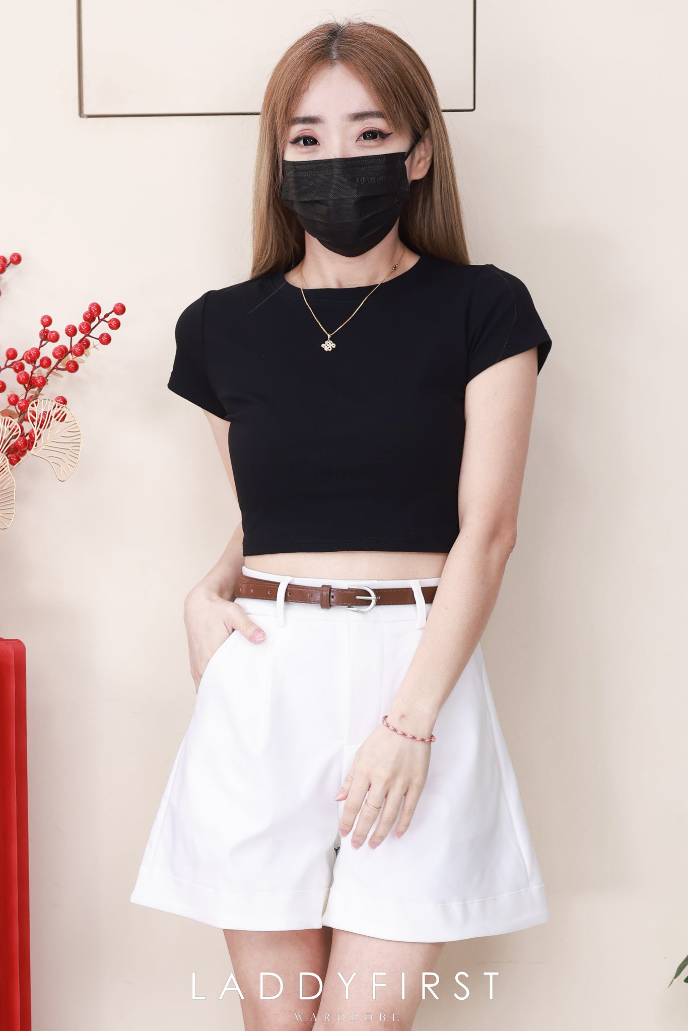 【S82946】高品质简约时尚厚实西装高腰显瘦百搭短裤，附送腰带，有口袋 ❤️❤️