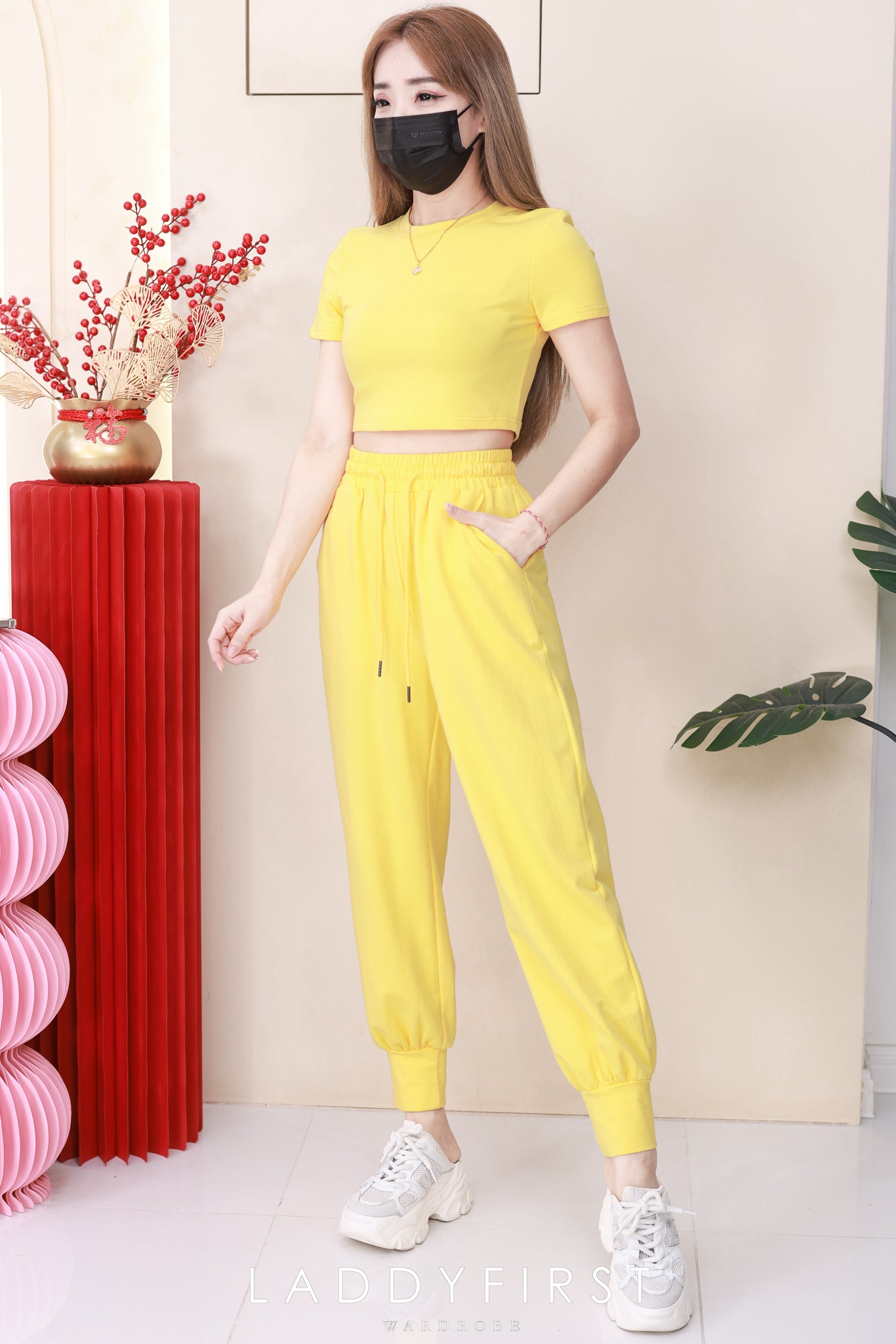 【SS3536】独家爆款高品质两件式多巴胺卫衣绵气质简约休闲套装 圆领短袖短版百搭上衣➕抽绳松紧弹力高腰百搭长裤，有口袋 ❤️❤️