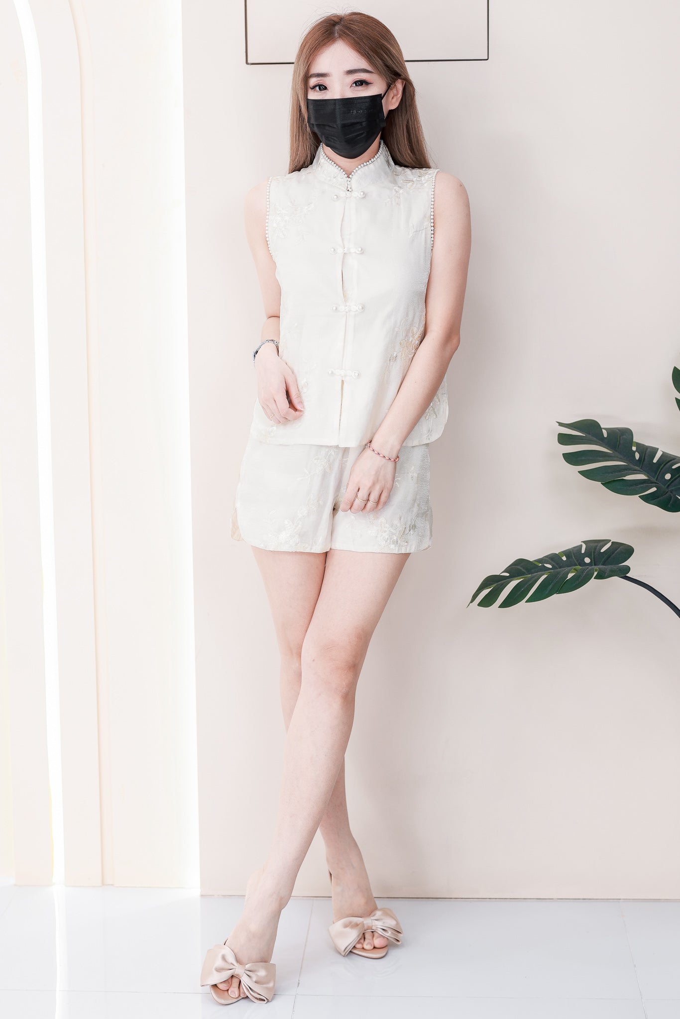【SS2024091】高品质两件式亮面提花旗袍套装 珍珠袖边无袖上衣➕提花短裤，有口袋 ❤️❤️