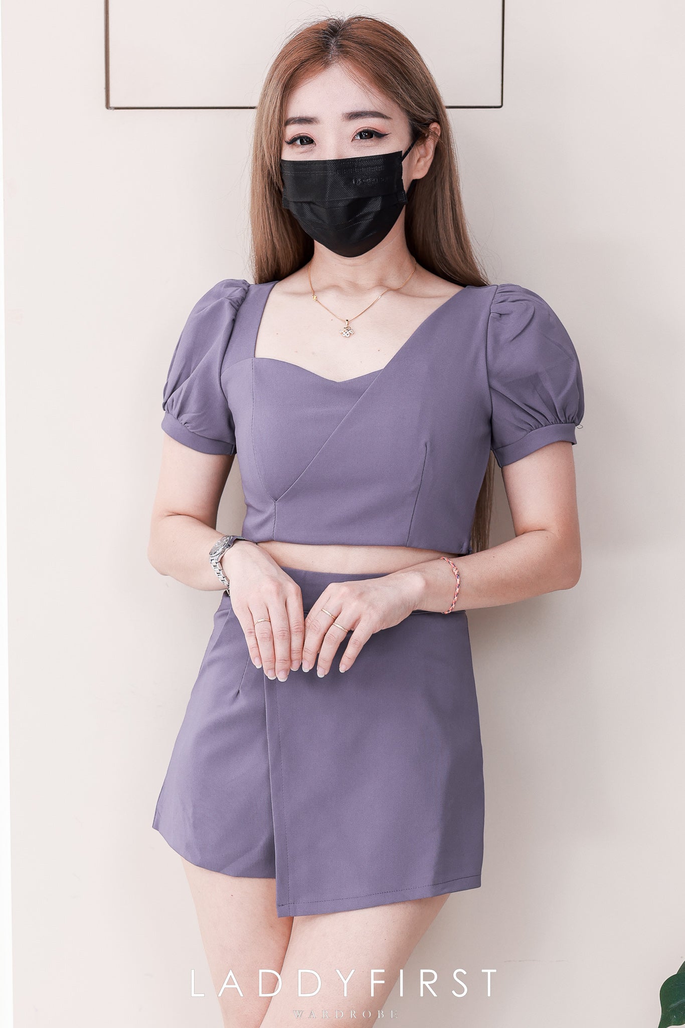【SS8229691】【LFW独家小圆饼】高品质两件式气质简约西装套装 V领短袖西装上衣➕前裙后裤西装百搭裤裙，有口袋 ❤️❤️