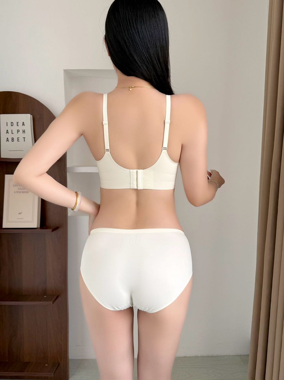 【A2883】＊内衣套装组合＊ 高品质极简约纯色提拉软支撑无痕内衣 ➕ 内裤 ❤️
