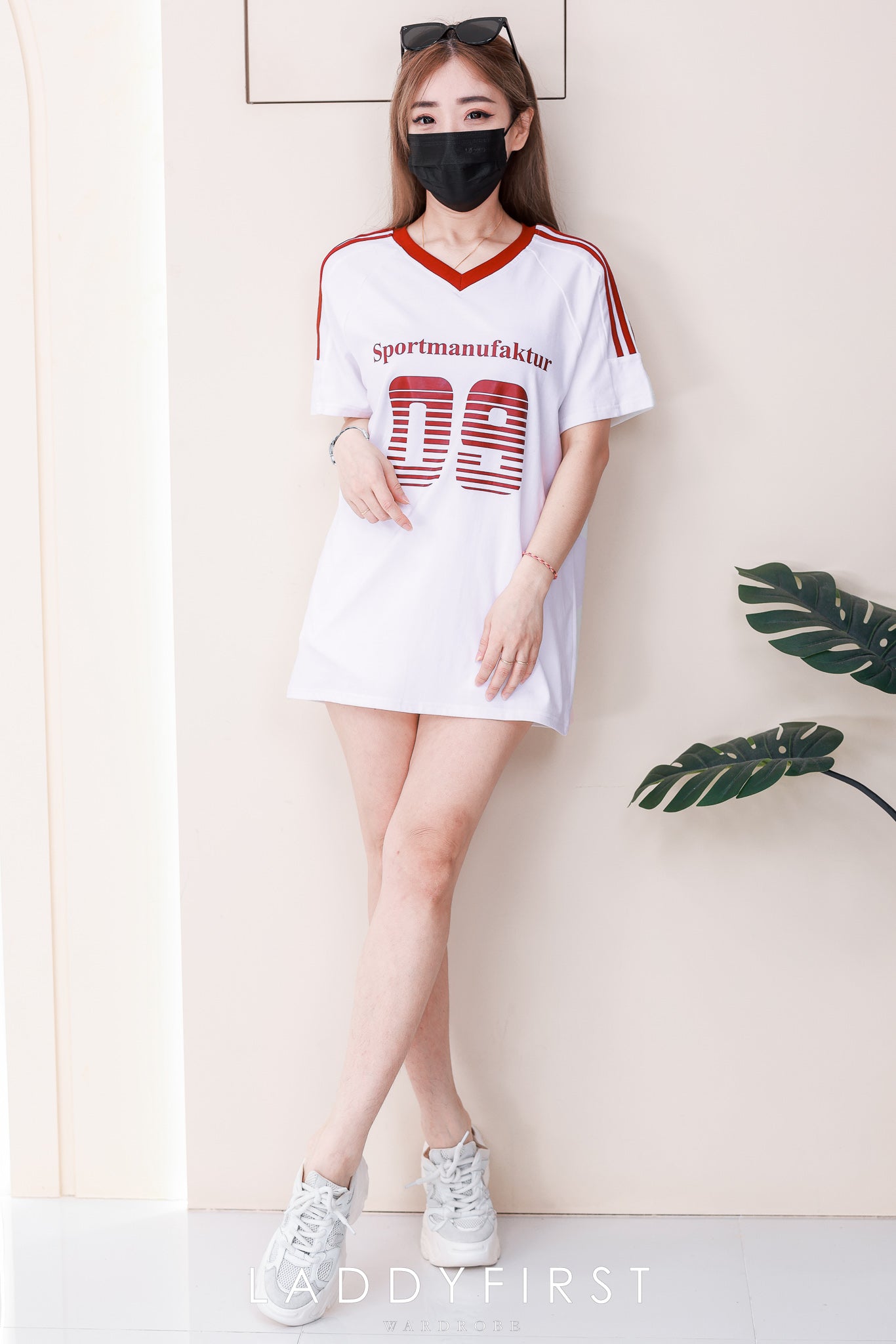 【T14260 / 9062】高品质V领09字母拉线设计纯棉OVERSIZED 上衣 ❤❤ 【B-R2-C4】