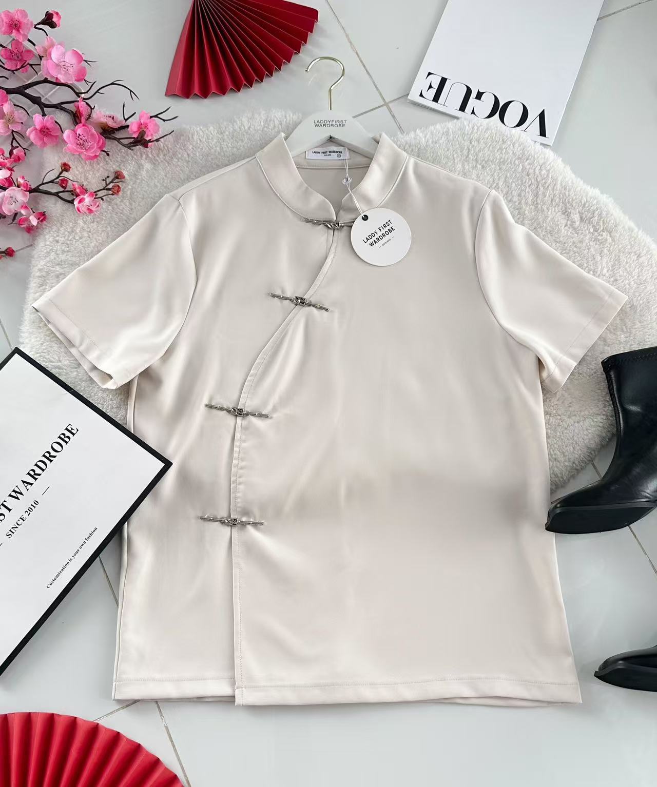 【T3482】【LFW独家小圆饼】高品质男女同款西装短袖金属盘扣唐装旗袍上衣，有口袋 ❤️❤️