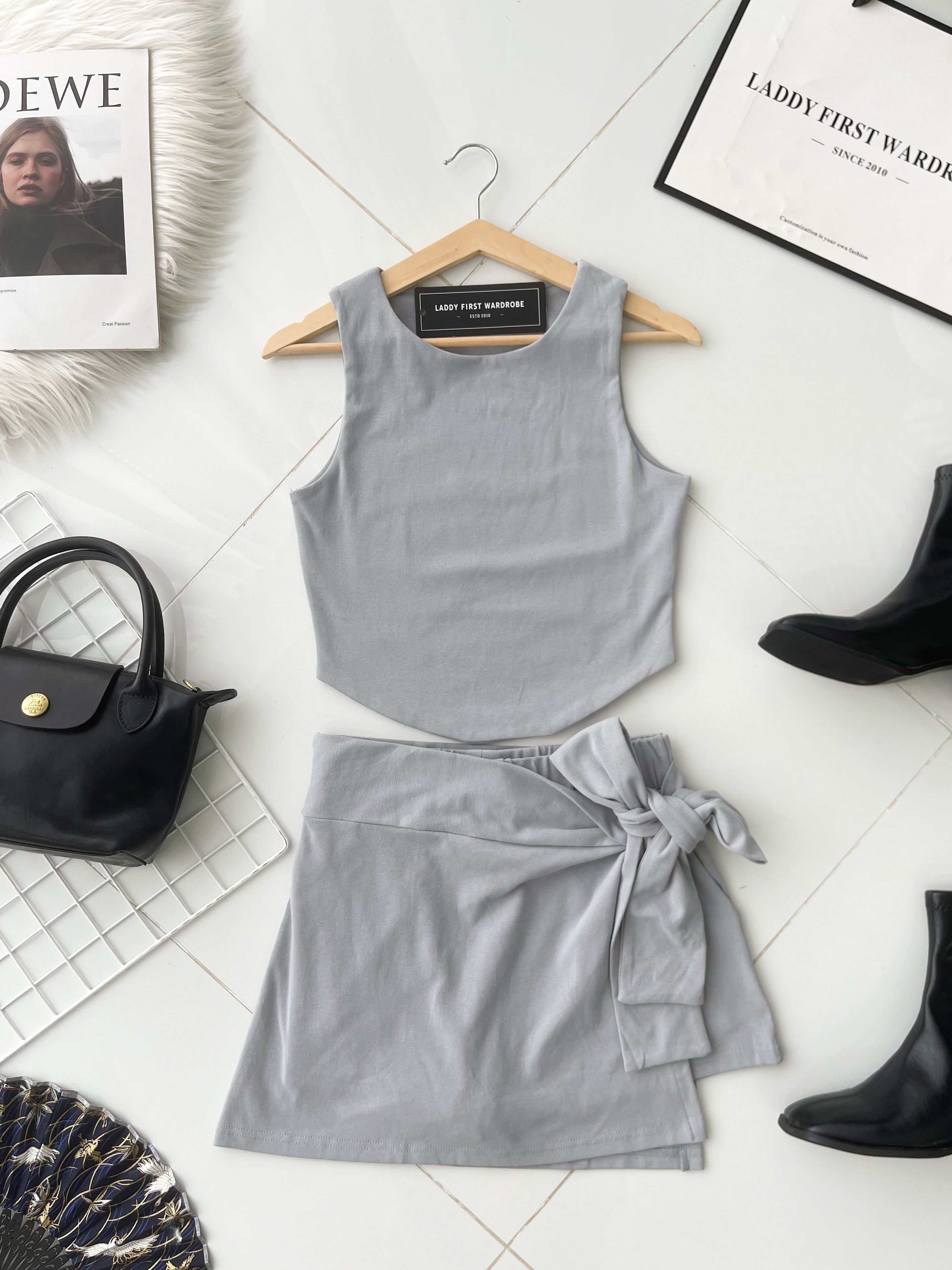 【SS21759 / 3443】高品质三件套套装 前面双层无痕弹力无袖上衣➕松紧腰弹力纯棉短裤➕自搭绑带外层裙子 ❤️❤️