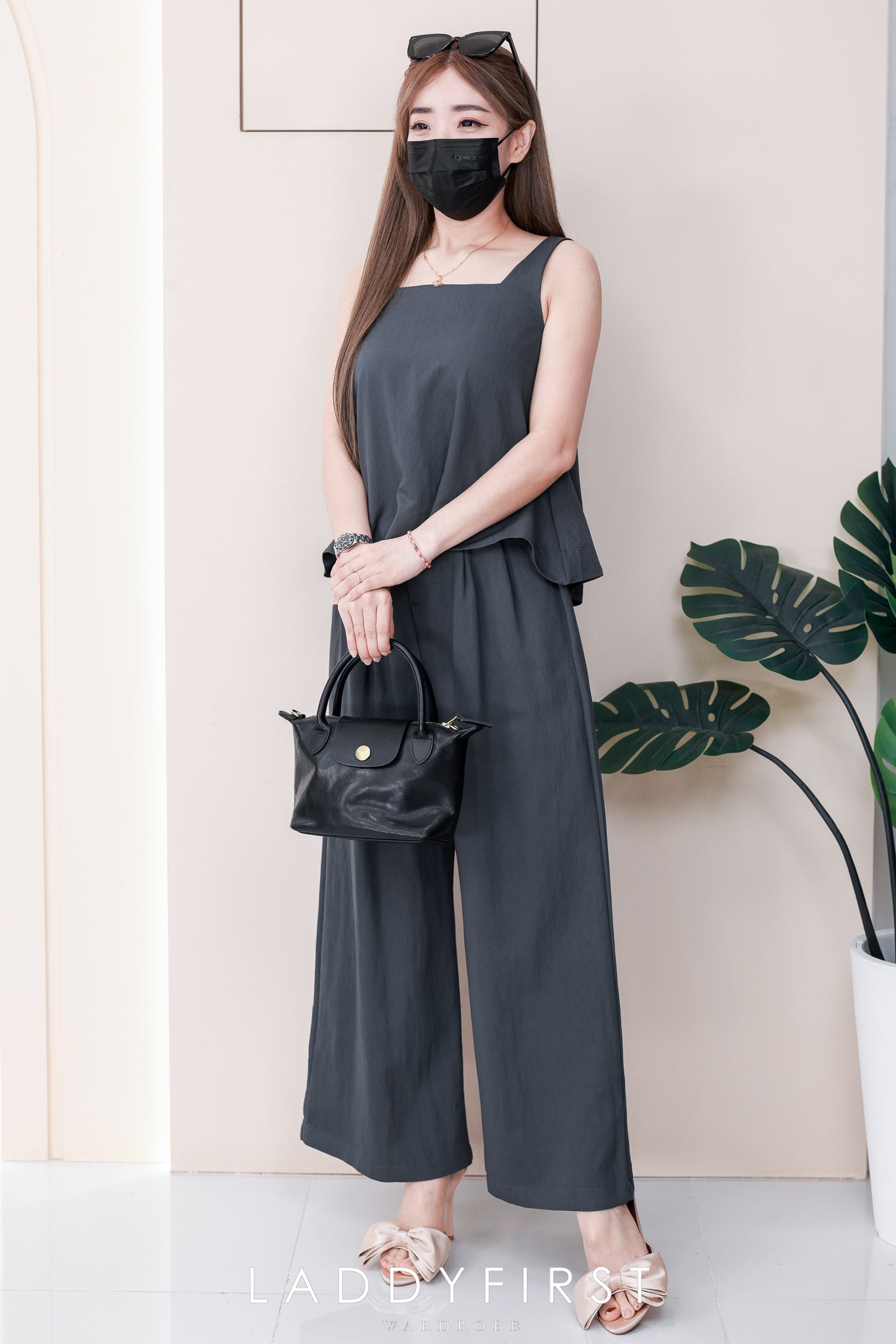 【SS7999】高品质两件式韩版简约时尚套装 宽松无袖上衣➕松紧腰弹力直筒阔脚长裤，有口袋 ❤️❤️