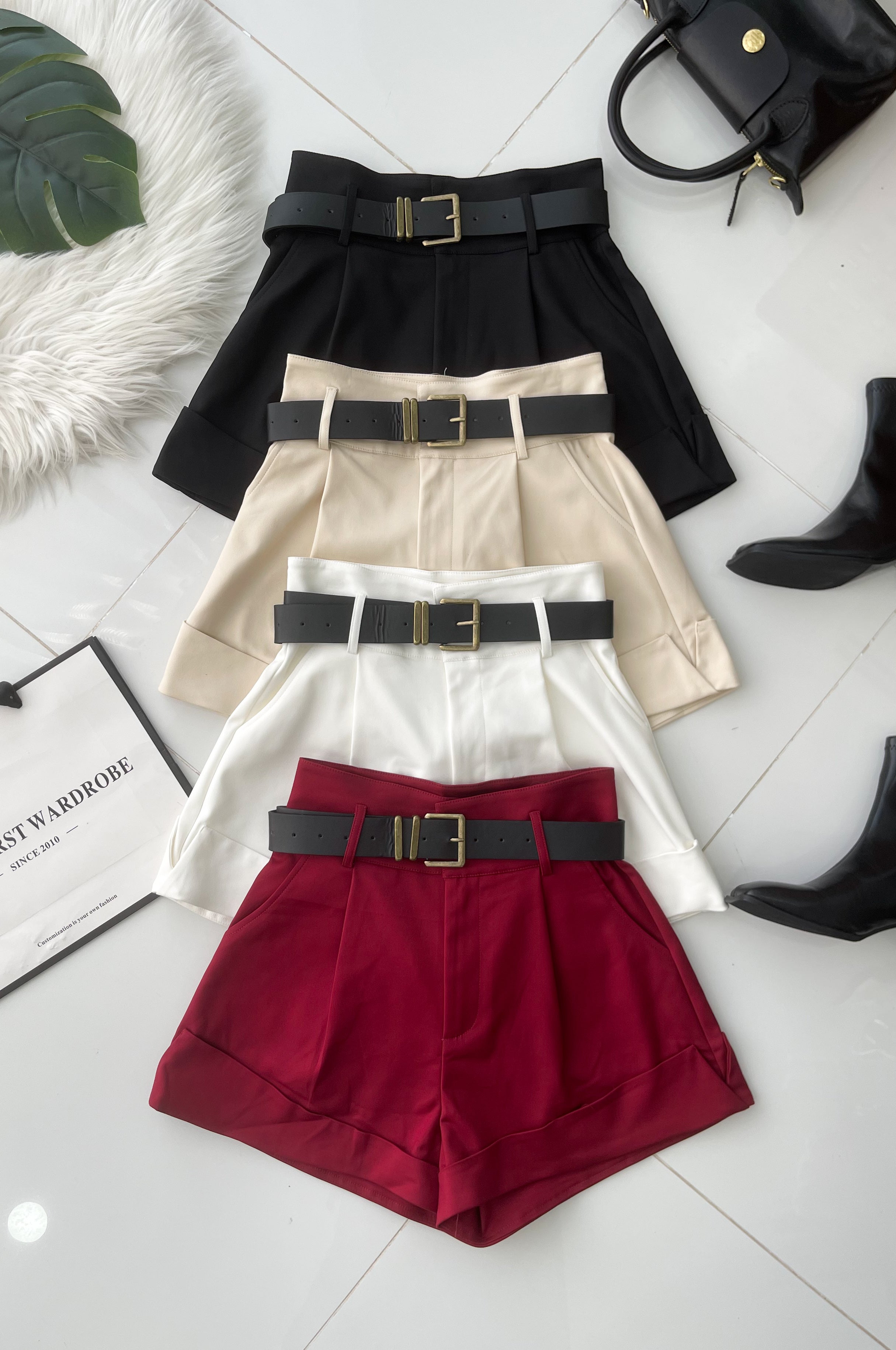【S1919】高品质简约时尚厚实西装高腰显瘦百搭短裤，附送腰带，有口袋 ❤️❤️