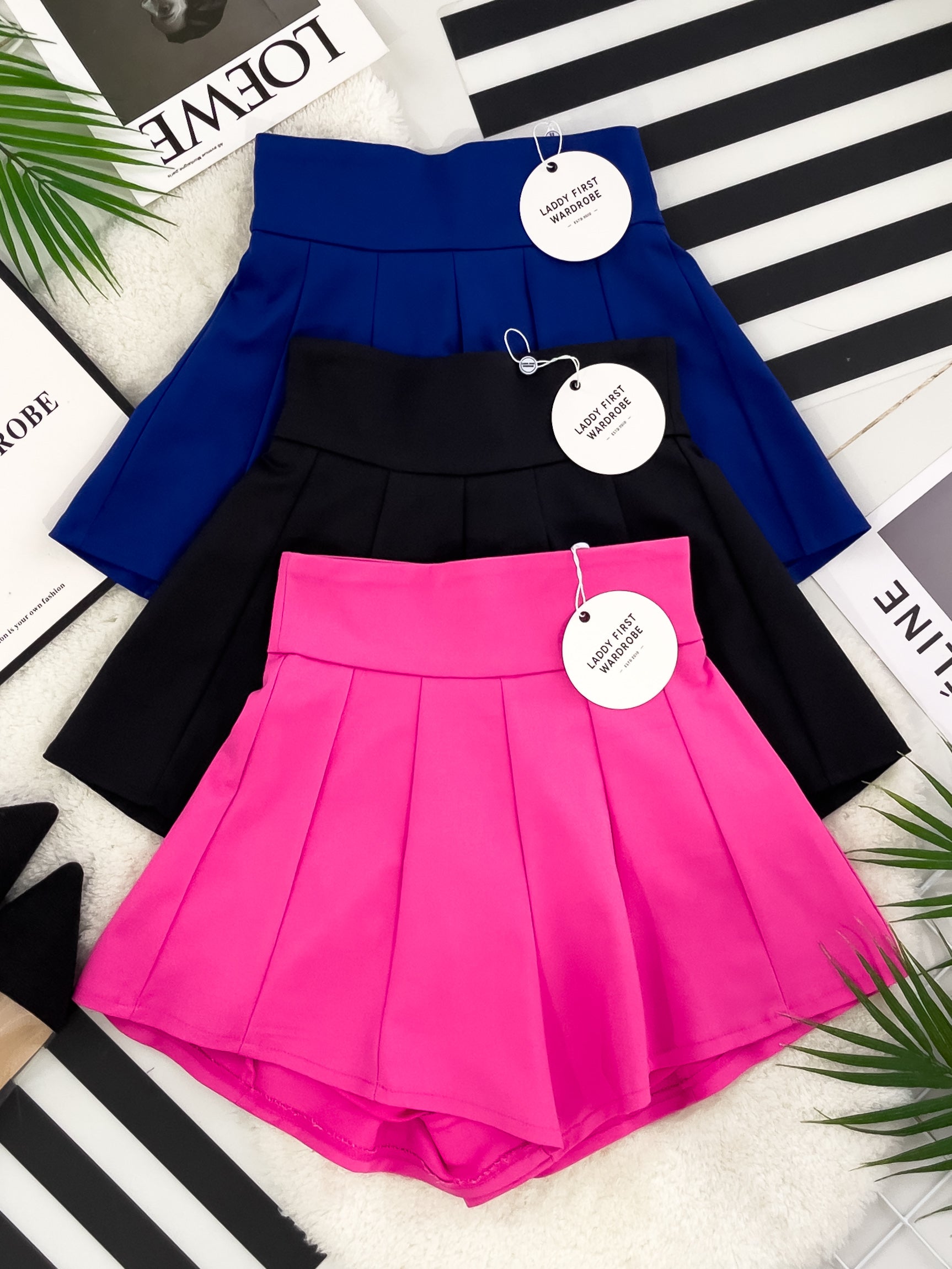 【S3380】【LFW独家小圆饼】高品质阔腿蓬蓬百褶显腰西装高腰百搭短裤，内层包臀防走光里布短裤 ❤️❤️【A-R3-C3】