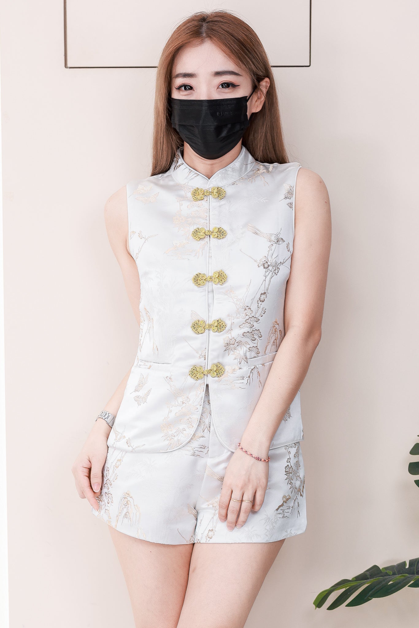【SS21567 / 37100】高品质两件式贵气复古风提花时尚旗袍套装 立领无袖旗袍上衣➕提花高腰百搭短裤，有口袋 ❤️❤️