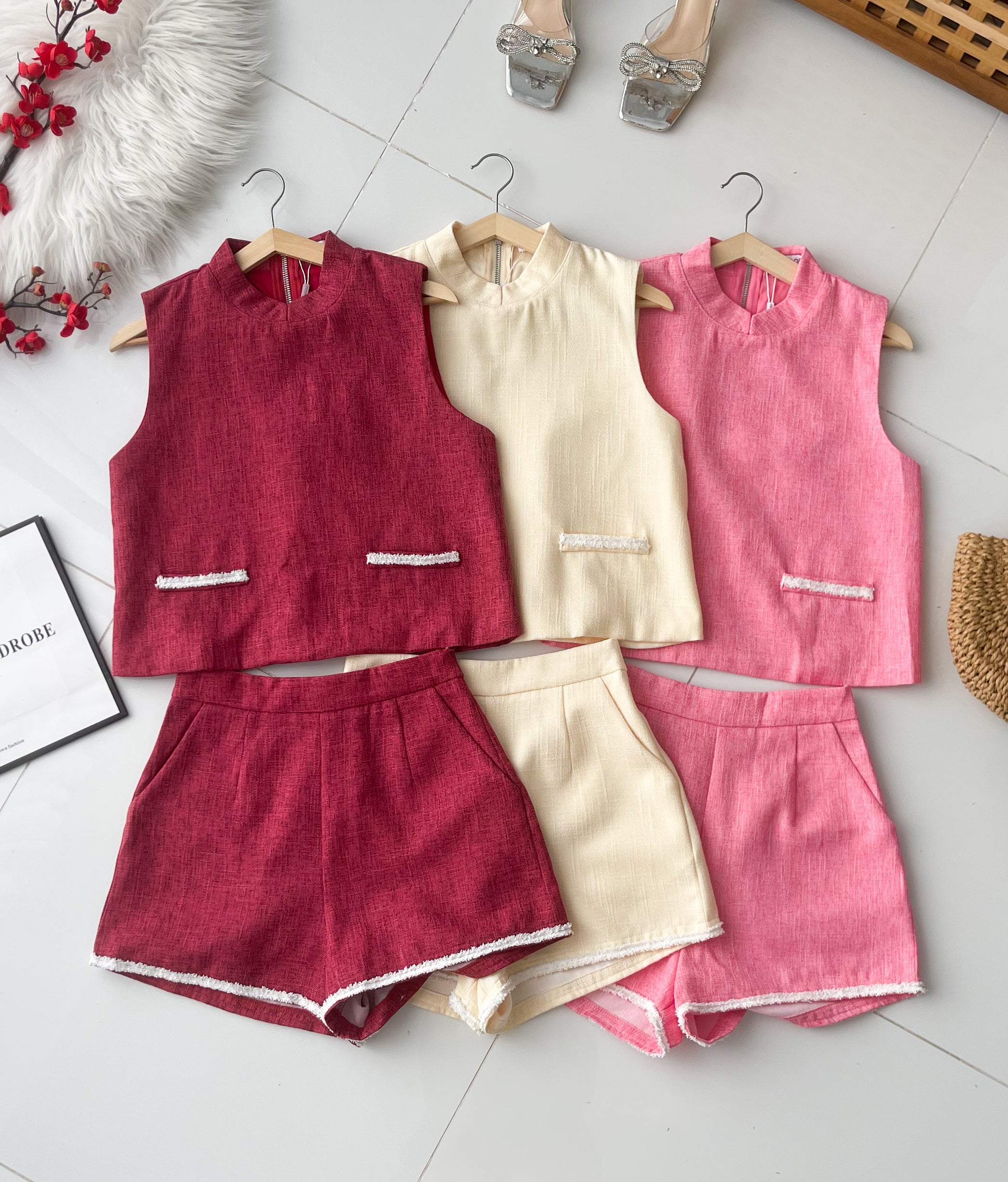 【SS21788 / 19759】高品质两件式小香风简约时尚套装 宽松无袖小香风上衣 ➕小香风高腰短裤，有口袋 ❤️❤️