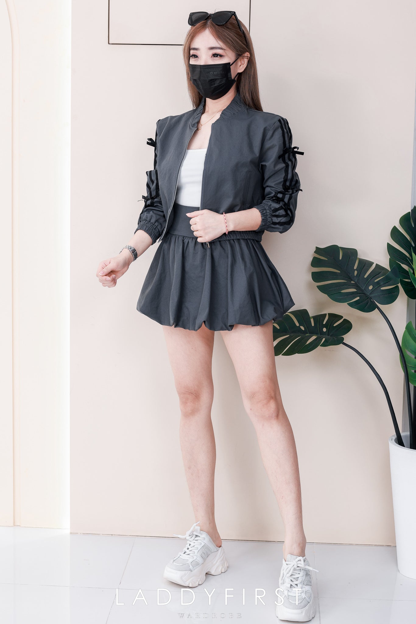 【SS110984】【补厂家现货⚡⚡】高品质两件式拉线设计休闲套装 宽松长袖外套➕ 前后裙内层有里裤高腰百搭花苞裤裙❤️❤️