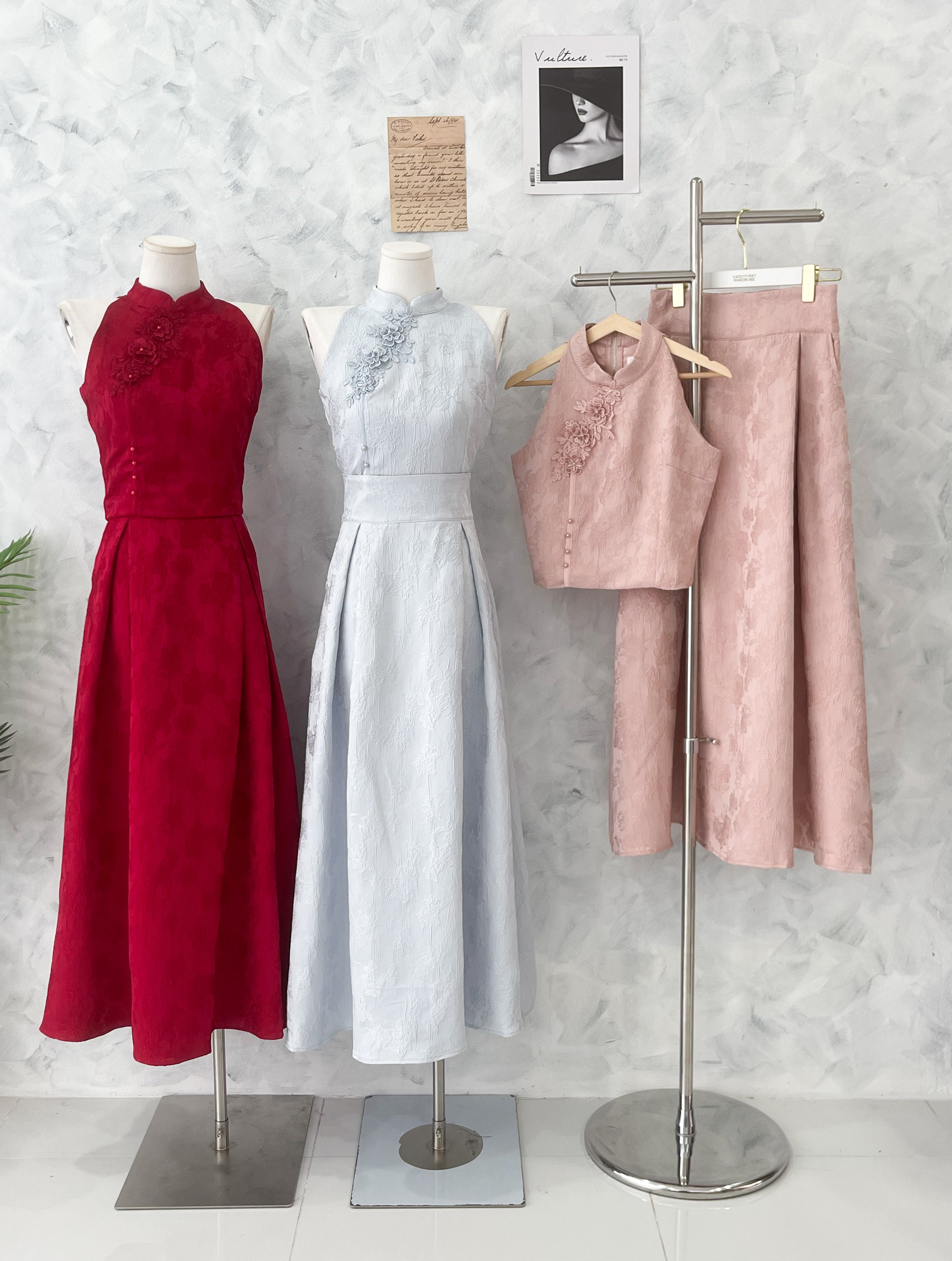 【SS2611】高品质两件式女神款提花旗袍套装 立体花瓣CUT in旗袍上衣➕大摆裙提花高腰裙子，有口袋 ❤️❤️