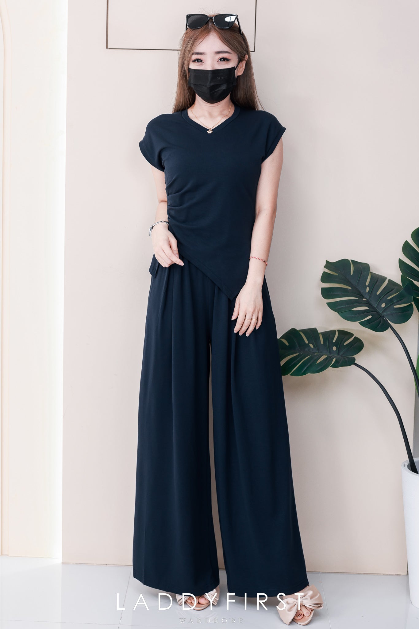 【SS9869-1】⚡补货预订款⚡高品质两件式韩式轻奢简约套装 V领修身版型纯棉百搭上衣➕松紧腰弹力阔脚高腰百搭长裤，有口袋 ❤️❤️