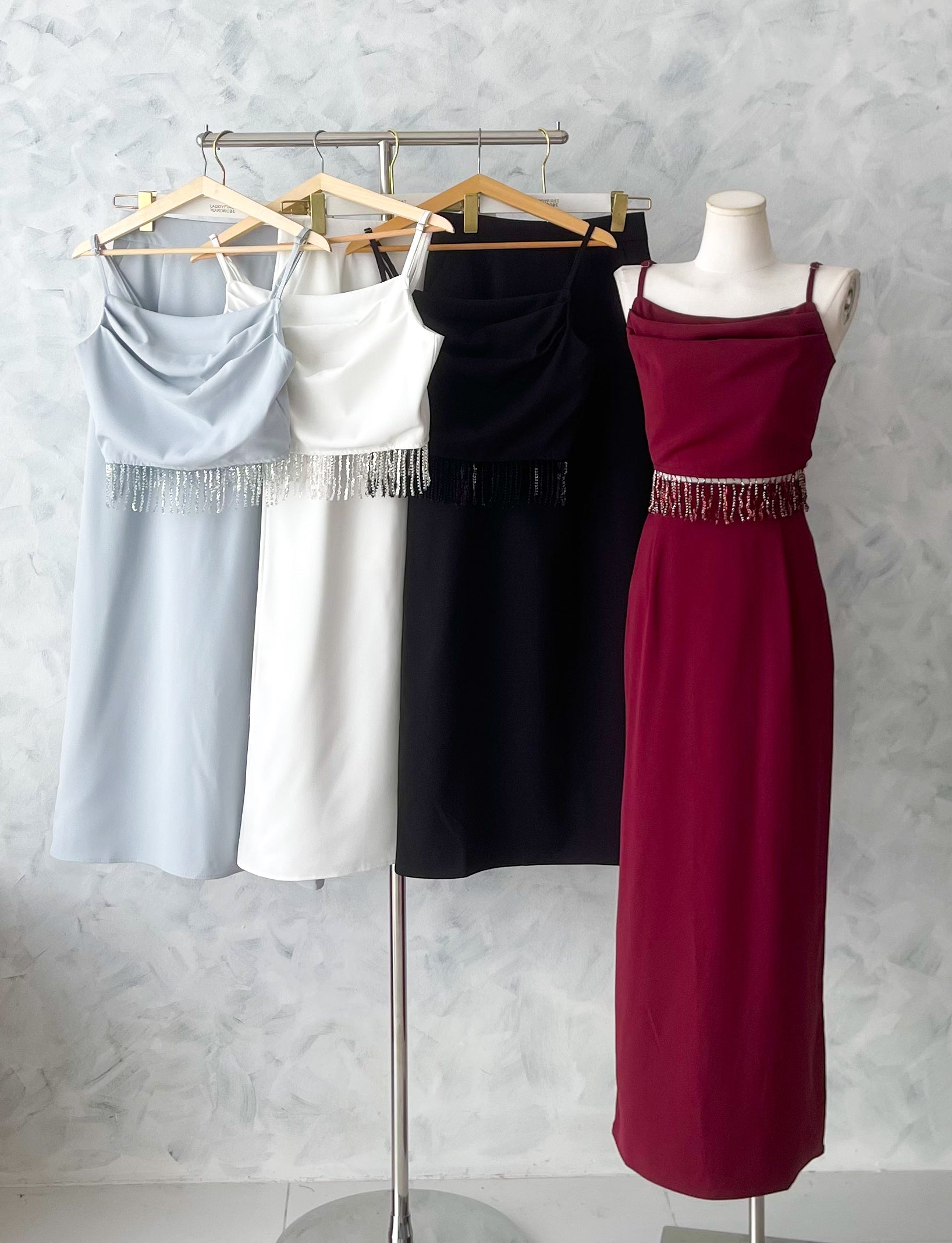 【SS2769-1】⚡补货预订款⚡高品质两件式高端气质鲜艳套装 自调无袖肩带短版上衣➕西装高腰百搭长裙，后中开叉设计，有口袋 ❤️❤️