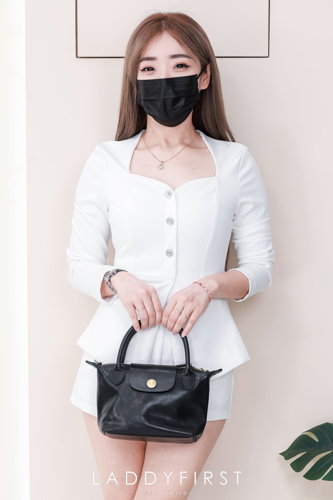 【SS3525】【LFW独家小圆饼】高品质两件式高端气质感罗马时装套装 罗马衣裙版长袖上衣➕罗马高腰百搭短裤，有口袋 ❤️❤️