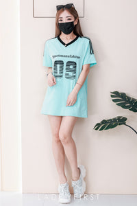 【T14260 / 9062】高品质V领09字母拉线设计纯棉OVERSIZED 上衣 ❤❤ 【B-R2-C4】