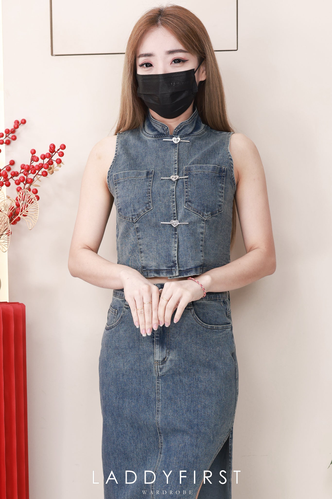 【SS21210】高品质两件式马甲式牛仔旗袍套装 马甲式牛仔旗袍上衣➕侧边露单腿开叉设计牛仔高腰裙子，有口袋❤️❤️