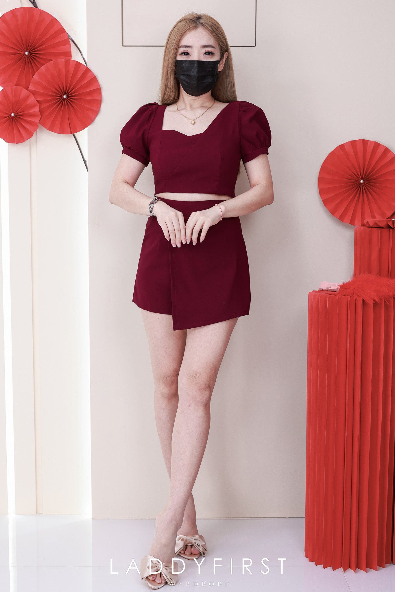 【SS8229691】【LFW独家小圆饼】高品质两件式气质简约西装套装 V领短袖西装上衣➕前裙后裤西装百搭裤裙，有口袋 ❤️❤️
