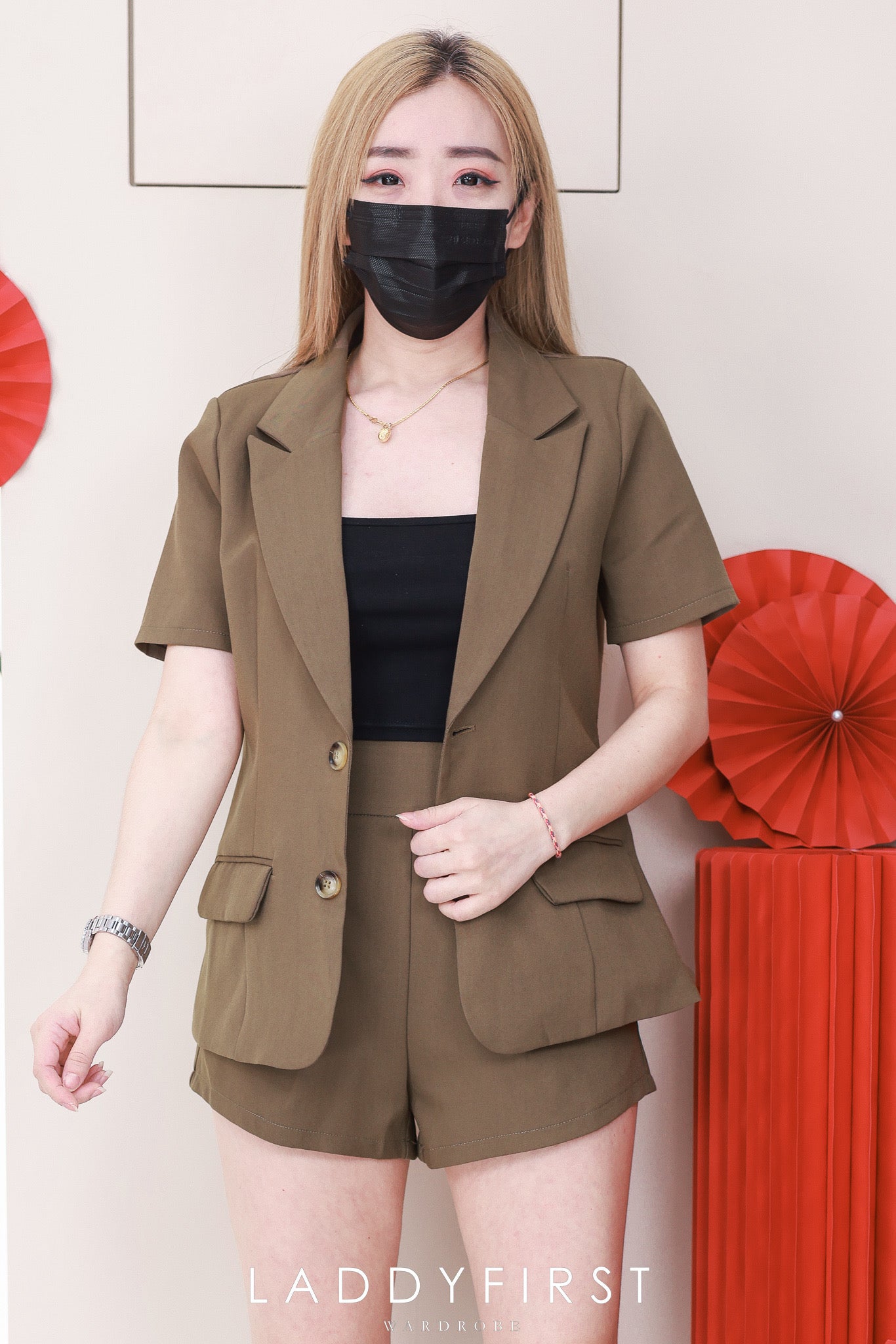 【SS3470】【LFW独家小圆饼】高品质两件式气质西装时装套装 V翻领短袖西装上衣/外套，有口袋➕西装高腰百搭短裤 , 有口袋 ❤❤