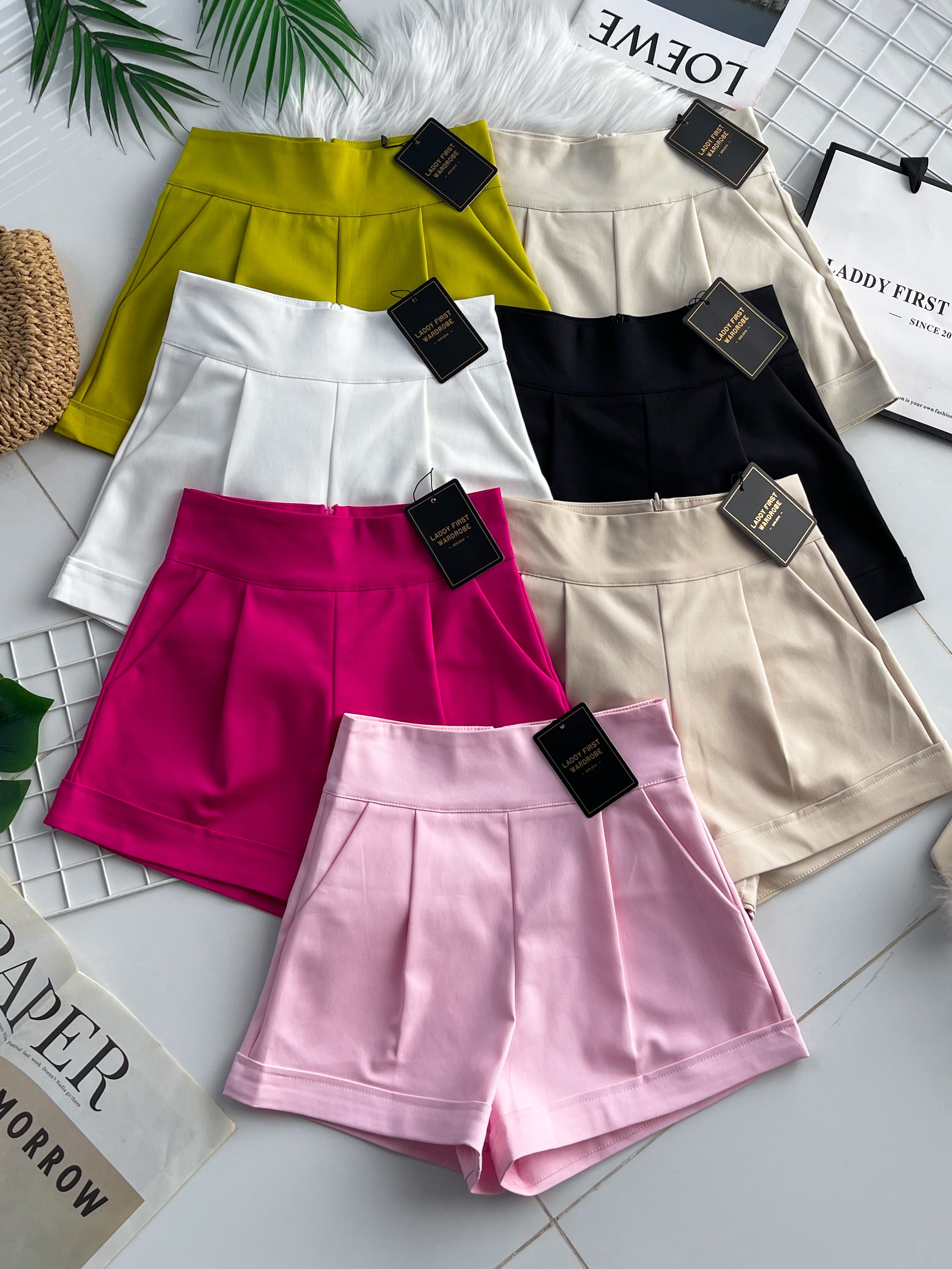 【S6422】✨独家爆单王✨ 独家定制款高品质简约日常西装万能高腰阔腿百搭短裤，有口袋 后中拉链 ❤️❤️ 【D-R1-C4】