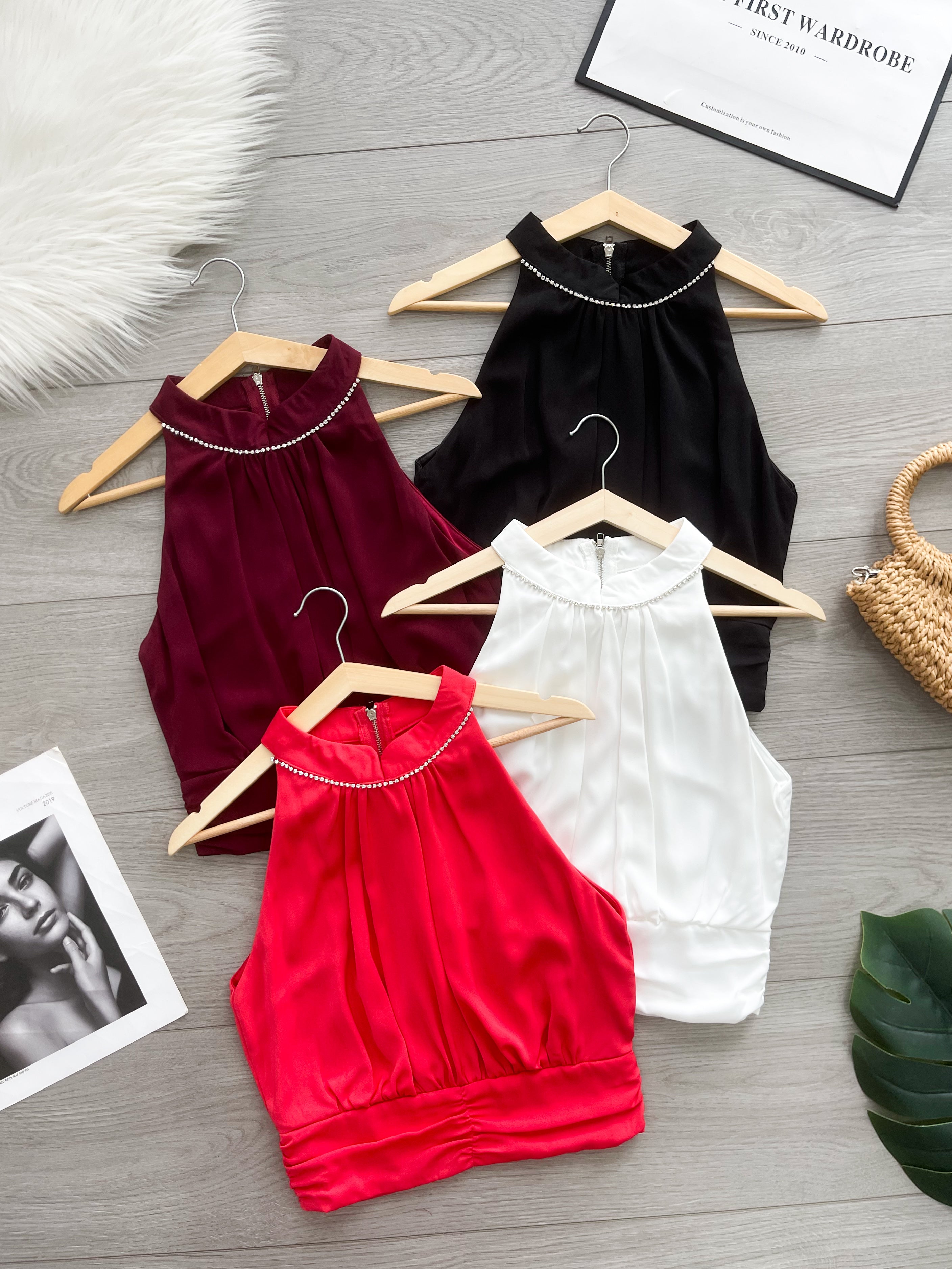 【T6881】高品质雪纺拼接钻石领CUT in无袖时装上衣 ❤❤