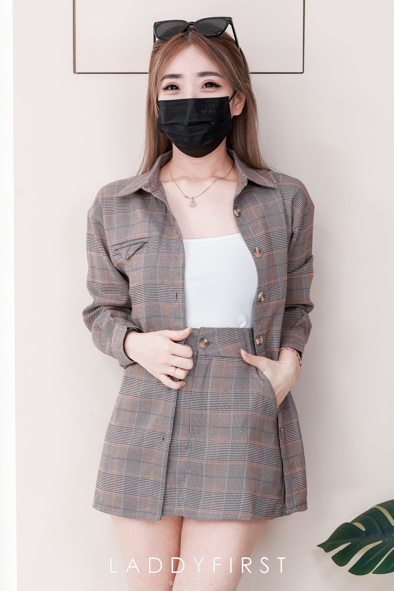 【SS2433】高品质两件式欧美高级感气质时装西装套装 翻领长版长袖外套➕前后裙内层有短裤高腰百搭裤裙，有口袋❤️❤️