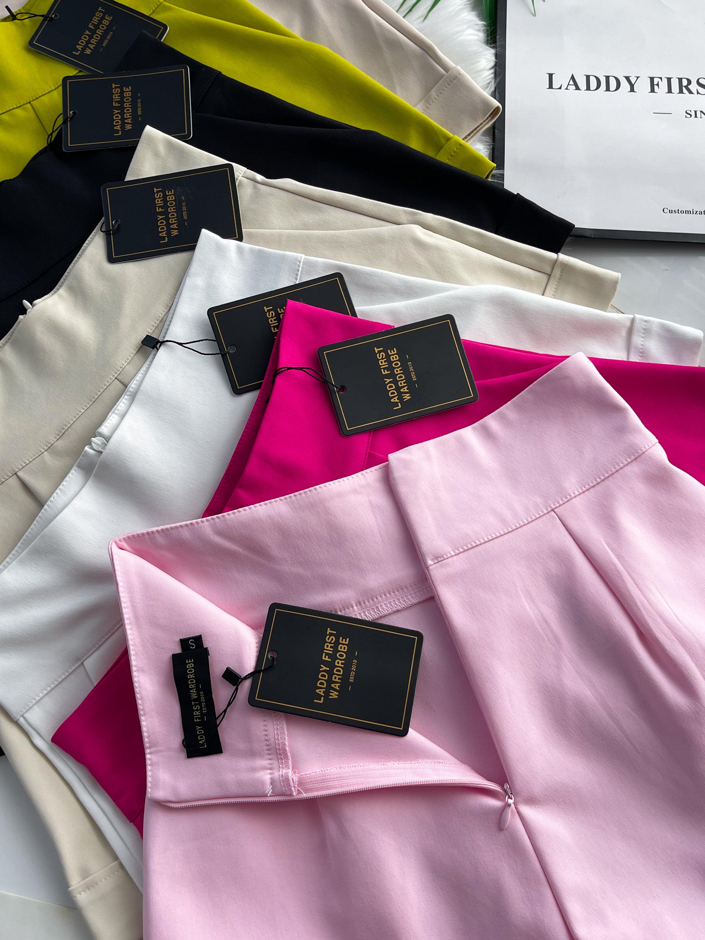 【S6422】✨独家爆单王✨ 独家定制款高品质简约日常西装万能高腰阔腿百搭短裤，有口袋 后中拉链 ❤️❤️ 【D-R1-C4】