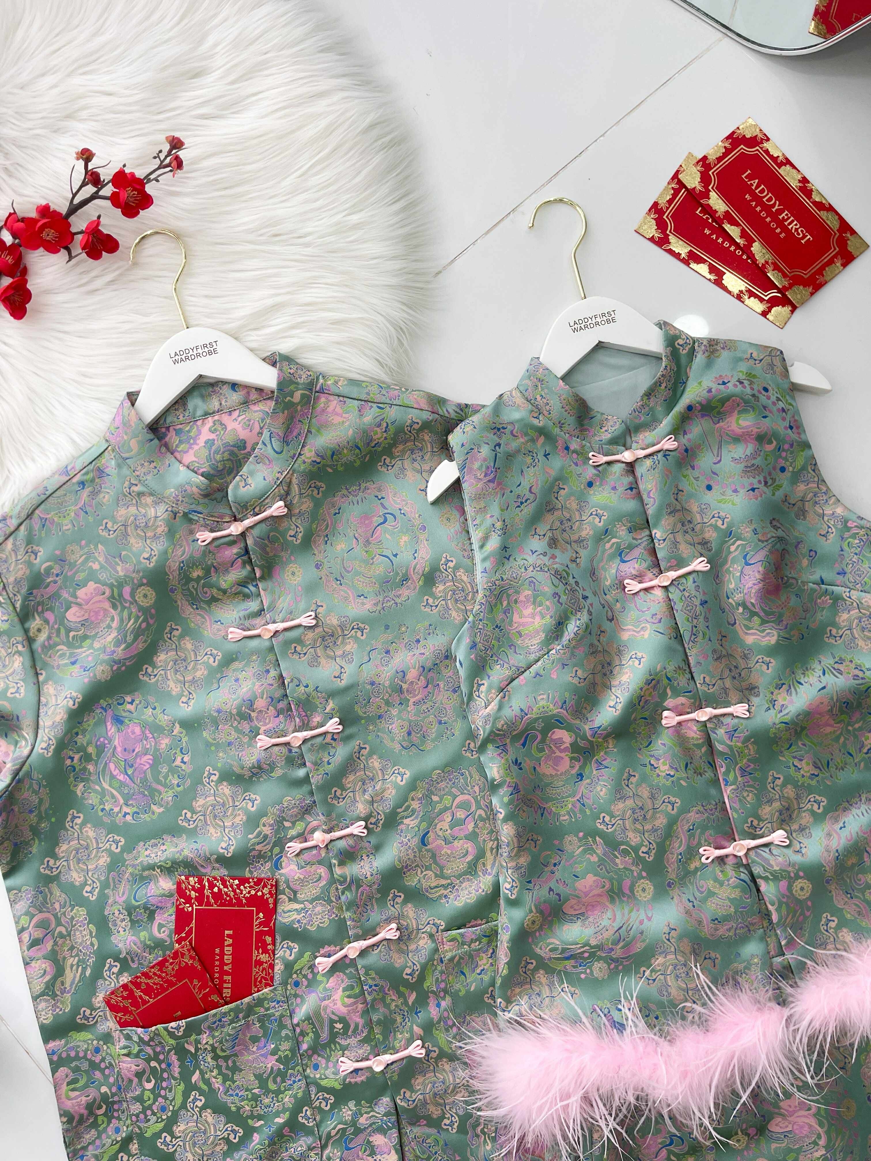 【SS24141】⚡️精选预定款⚡️高品质两件式气质国风新中式提花旗袍套装 拼接毛毛无袖旗袍上衣➕旗袍高腰裙子，内层有里布短裤 ❤️❤️