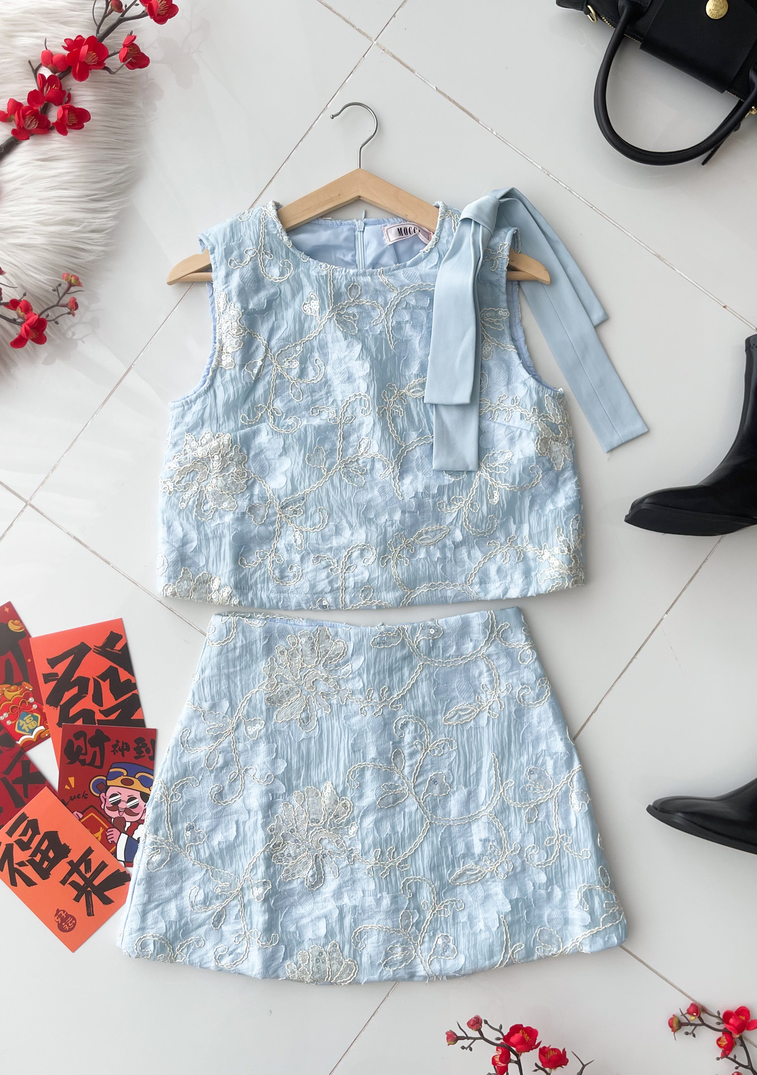 【SS25217】高品质两件式重工绣花拼接亮片套装 无袖上衣➕高腰裙子，内层有里布短裤 ❤️❤️