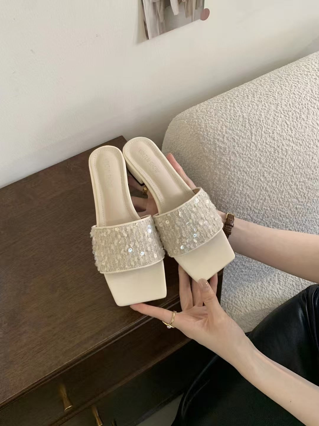 【DG168-1】🔅精选预购款🔅 高级感法式仙女小众低跟方头BLINK亮片小凉拖 ❤️