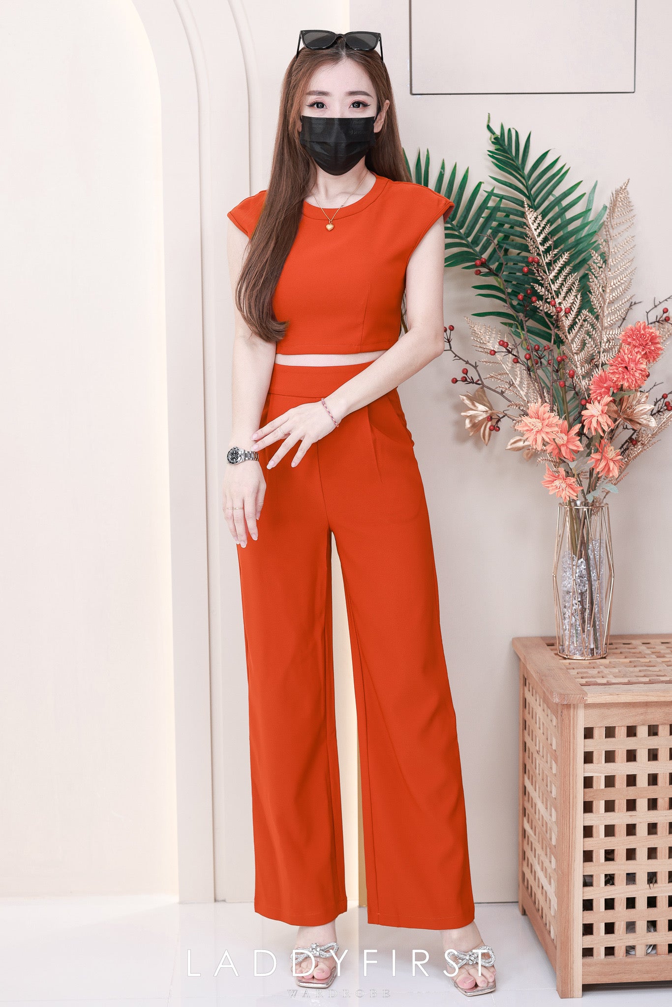 【SS3443】LFW小圆饼 高品质两件式西装弹力简约百搭时装套装 圆领短袖时装上衣➕西装阔脚百搭高腰长裤，有口袋 ❤️❤️