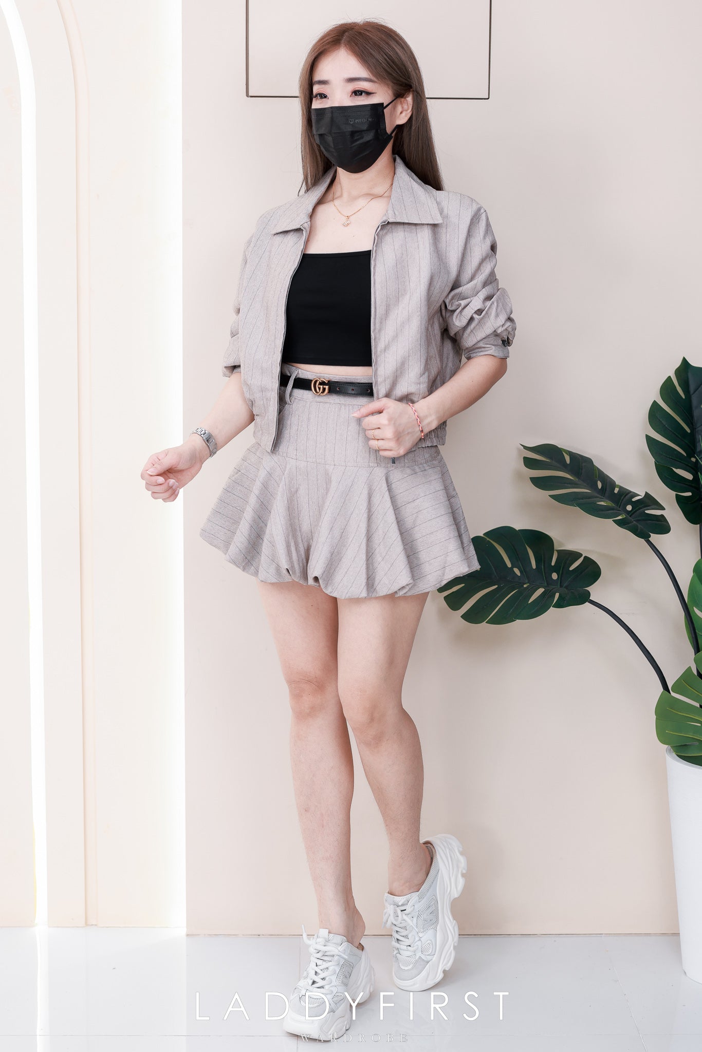 【SS110947】高品质两件式减龄时尚西装套装 宽松翻领长袖上衣外套➕西装高腰花苞裙子，内层有里布短裤 ❤️❤️
