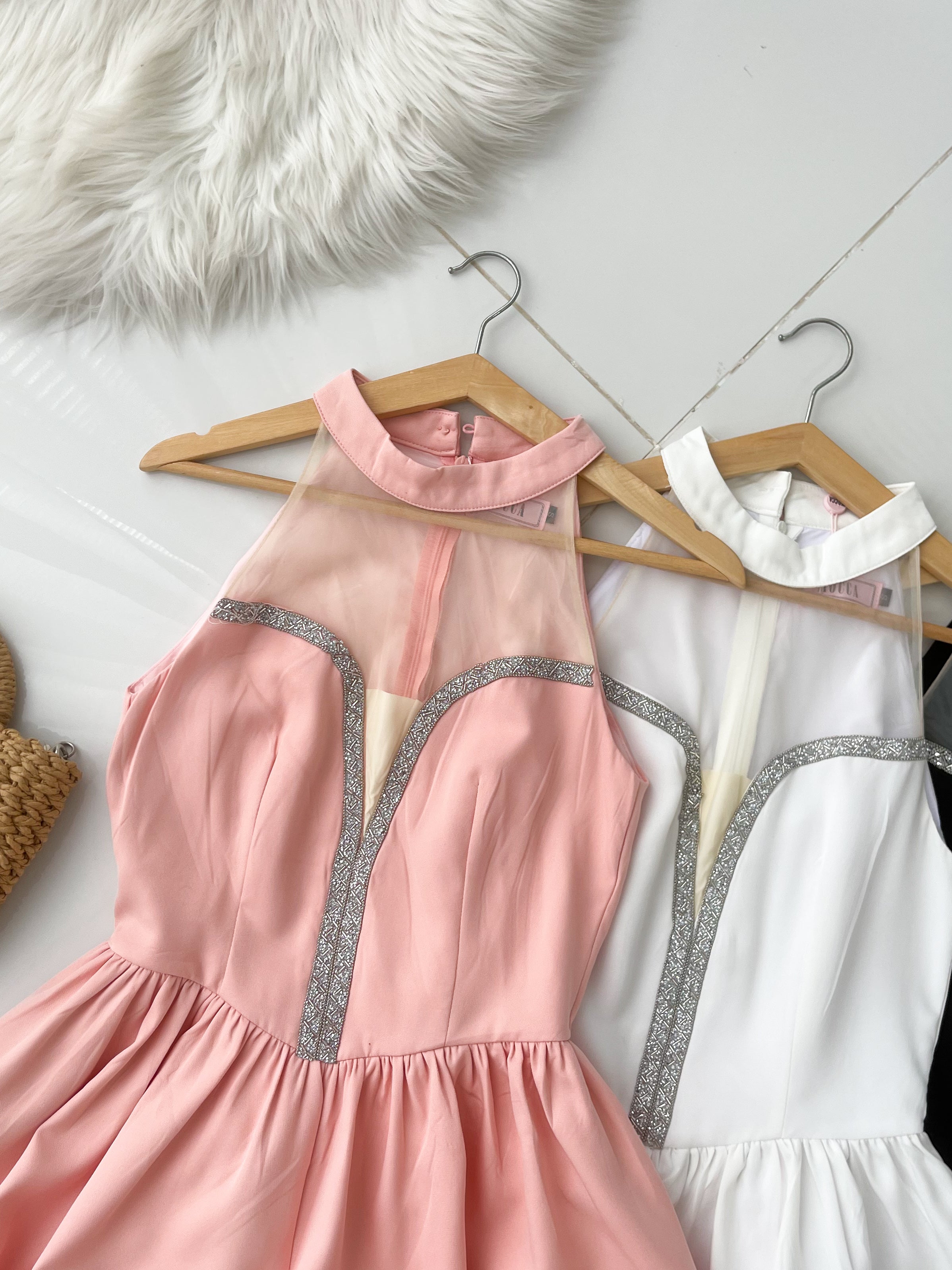 【D8237741】高品质精美烫钻设计拼接缎面无袖蓬蓬花苞连身短裤 ❤❤【B-R3-C2】